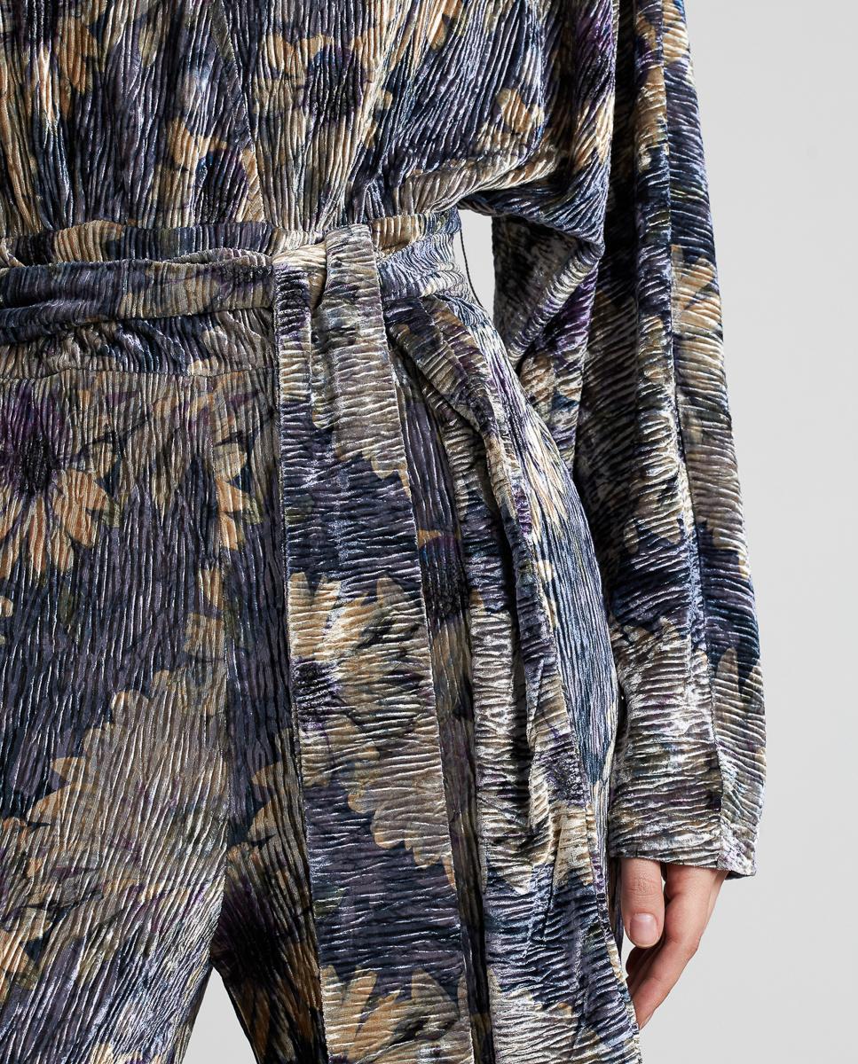 Macacão Fluido Estampado com Cinto e Decote em V e Manga Comprida Lilás-6