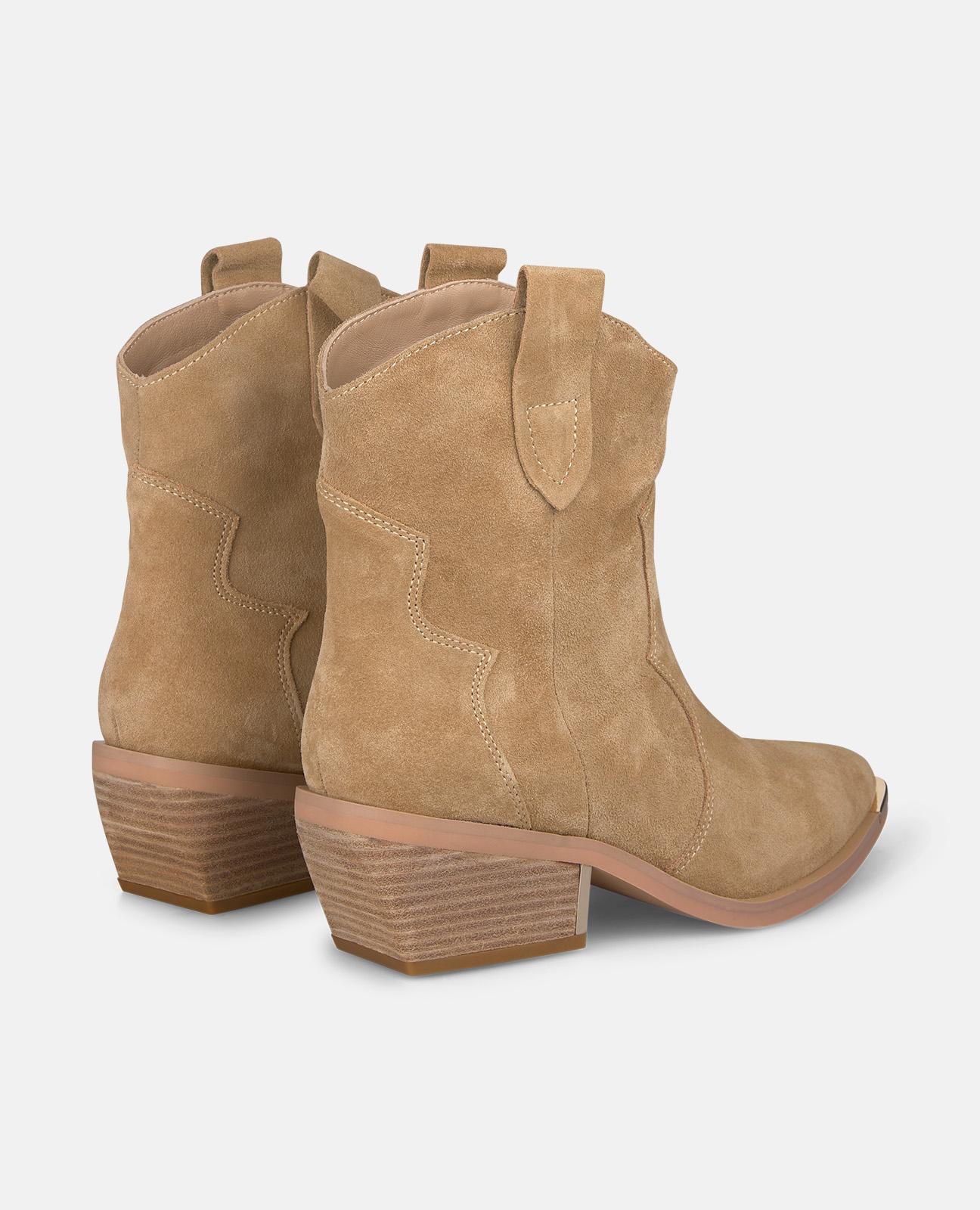Botins Cowboy em Pele com Detalhe Metálico no Tacão Areia-3