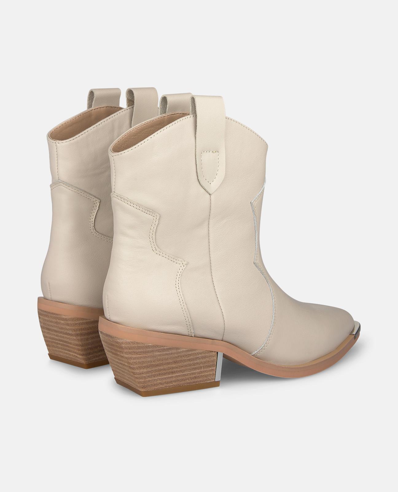 Botins Cowboy com Detalhe Metálico no Tacão Marfim-3