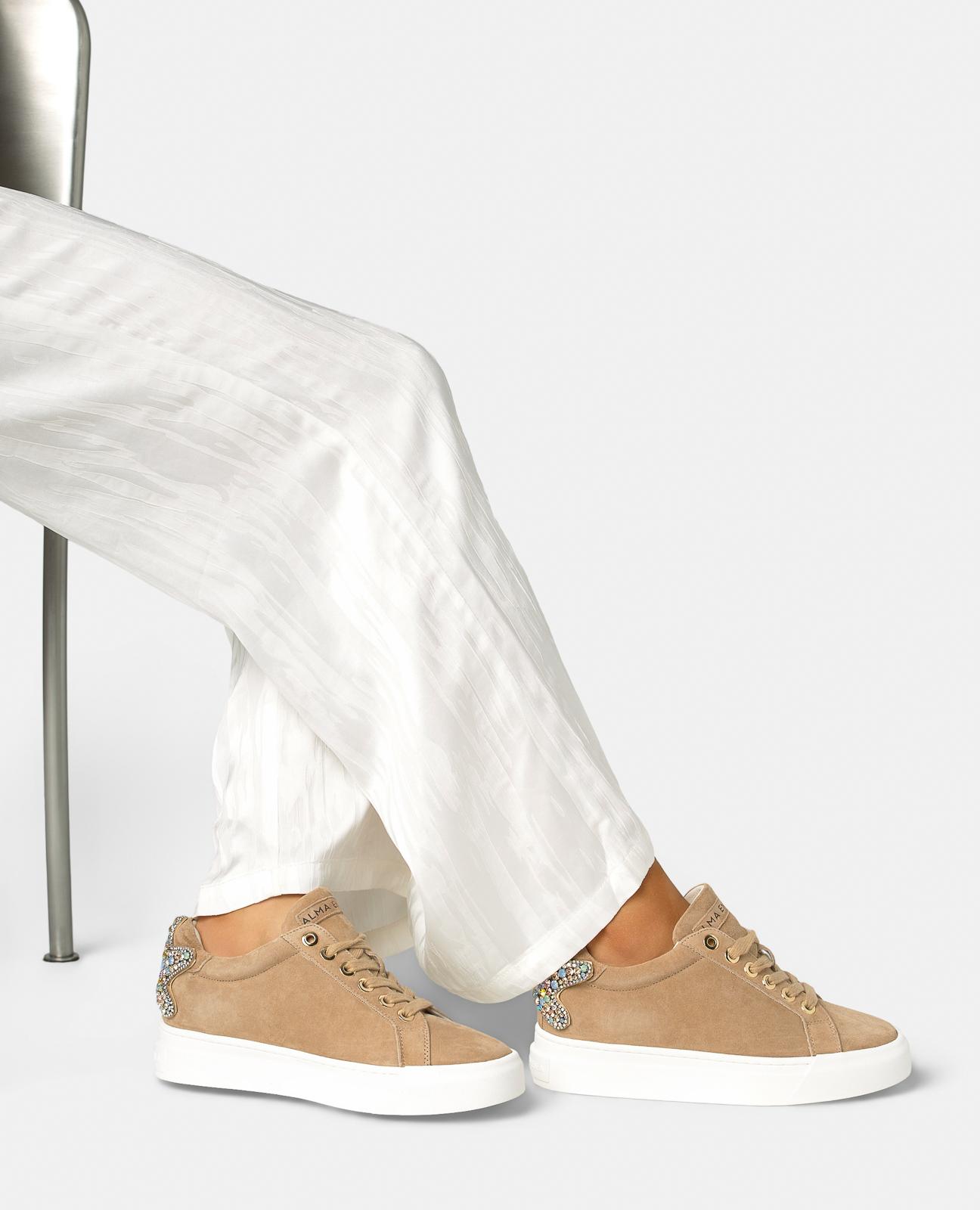 Sapatilhas Desportivas Lisas com Calcanhar com Detalhe Joia e Fecho com Atacadores Areia-5
