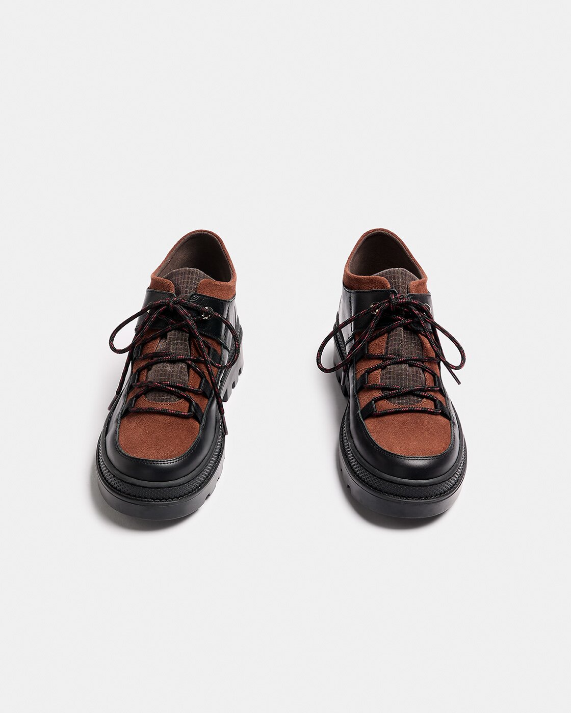 Botins com Sola Track Inspirados no Calçado de Montanha com Combinação de Materiais de Pele, Camurça e Tecido com Atacadores e Sola Track Preto / Laranja-3