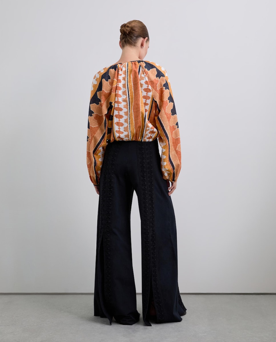 Calças Largas com Aberturas Preto-3