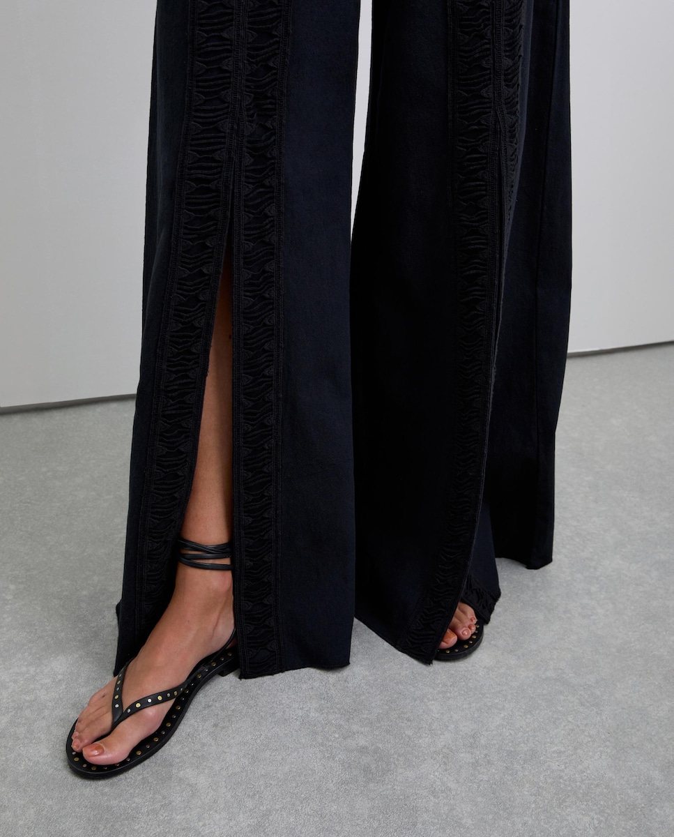 Calças Largas com Aberturas Preto-4