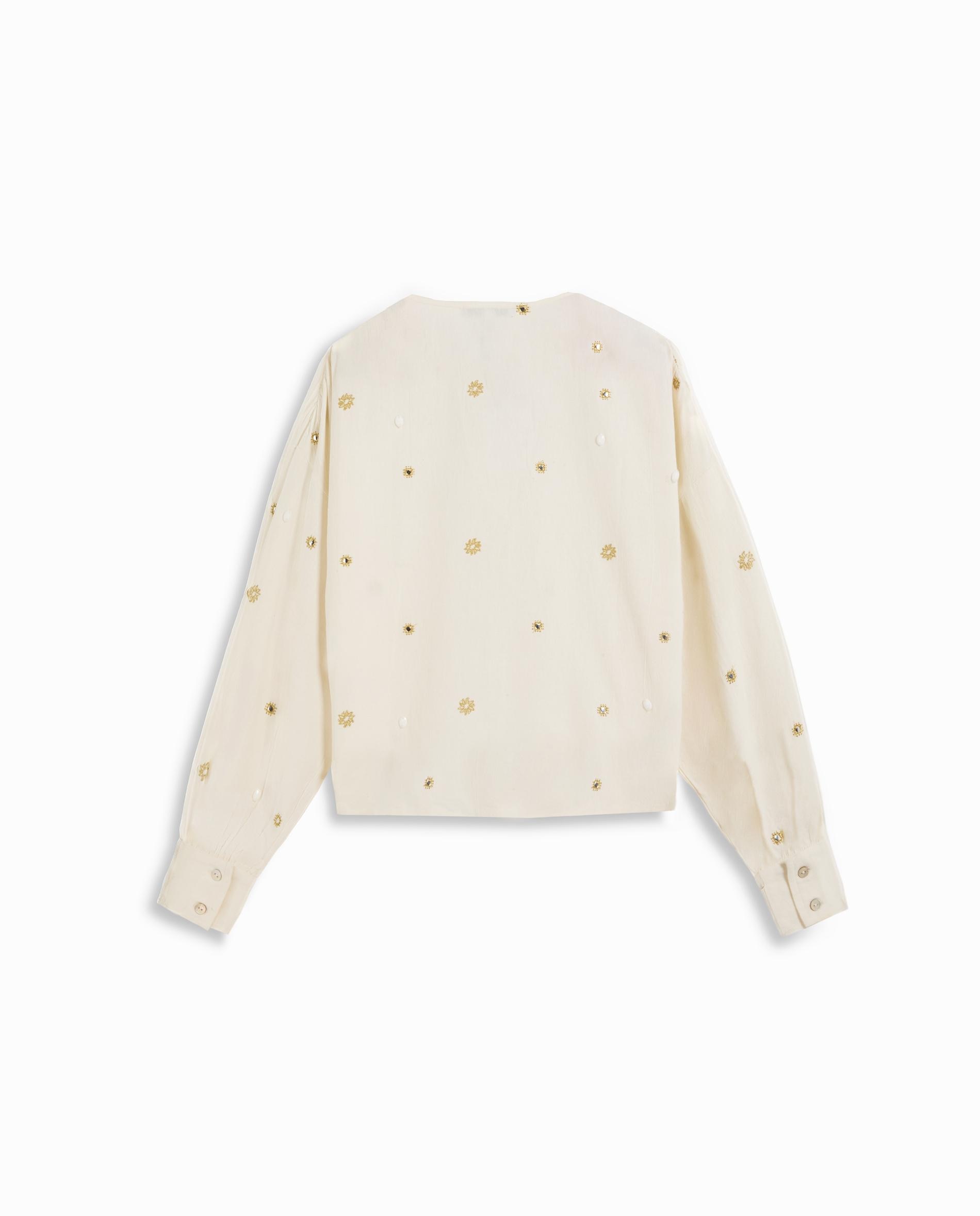 Camisa Bordada com Gola em V Branco-5