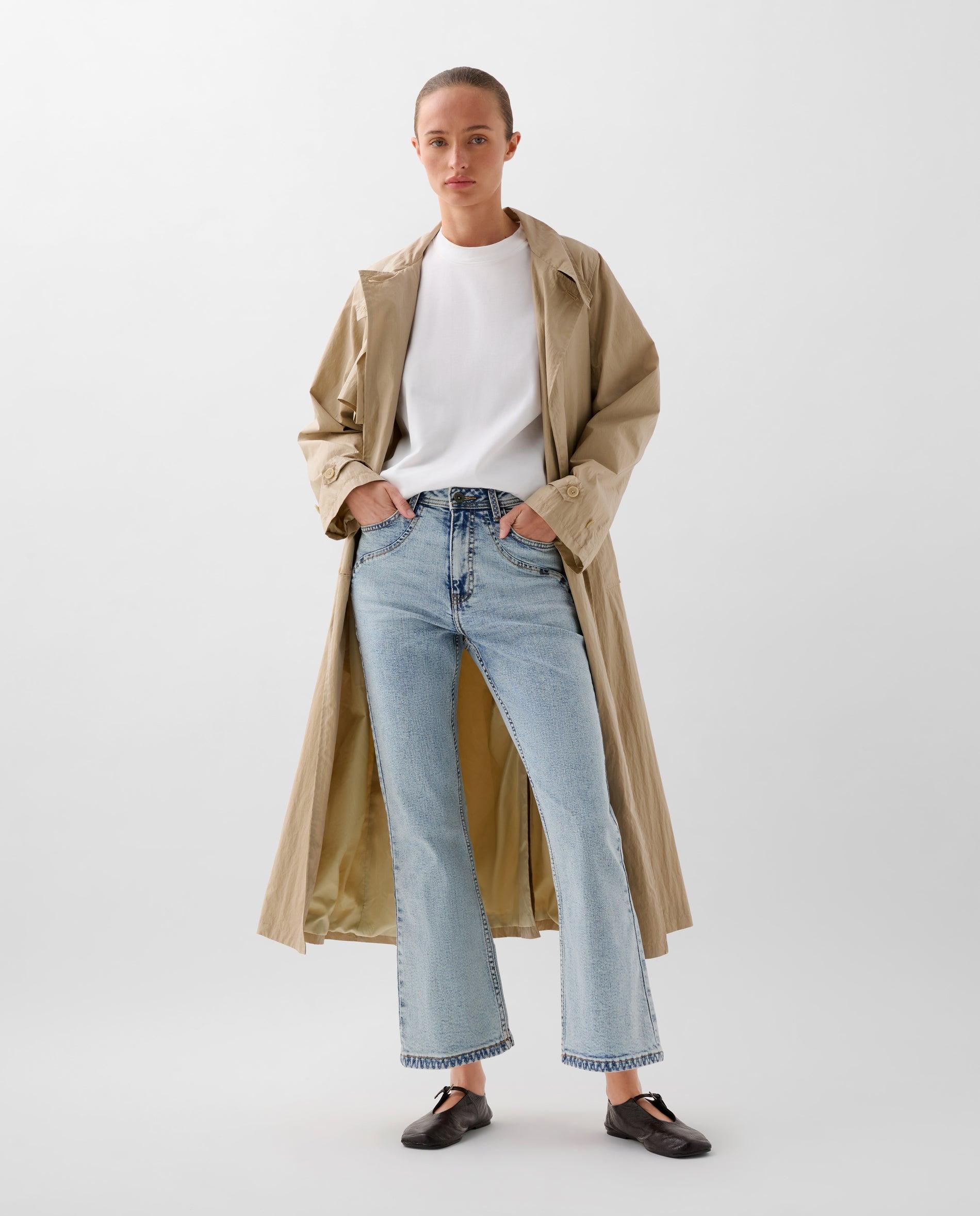 Jeans à Boca de Sino com Corte Flare de Algodão Azul-1
