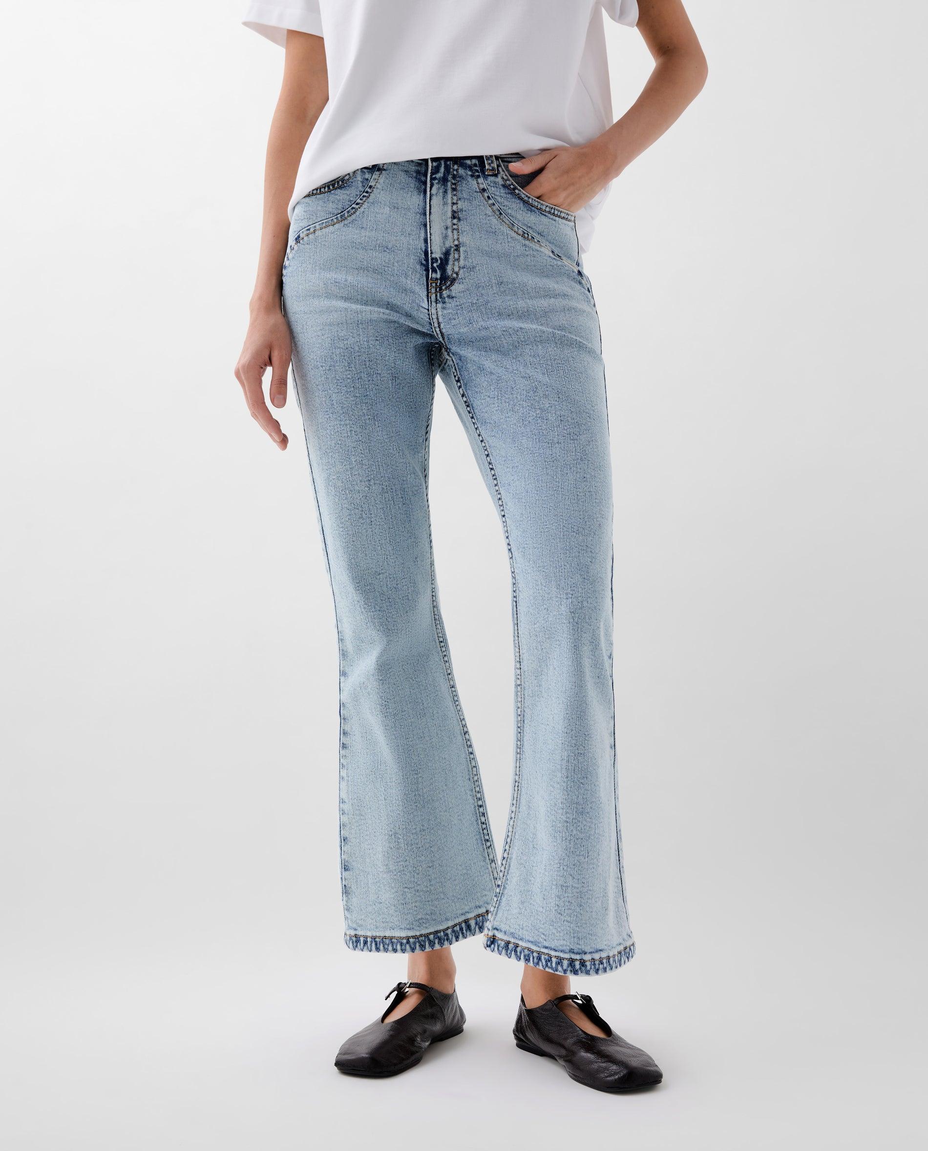 Jeans à Boca de Sino com Corte Flare de Algodão Azul-3
