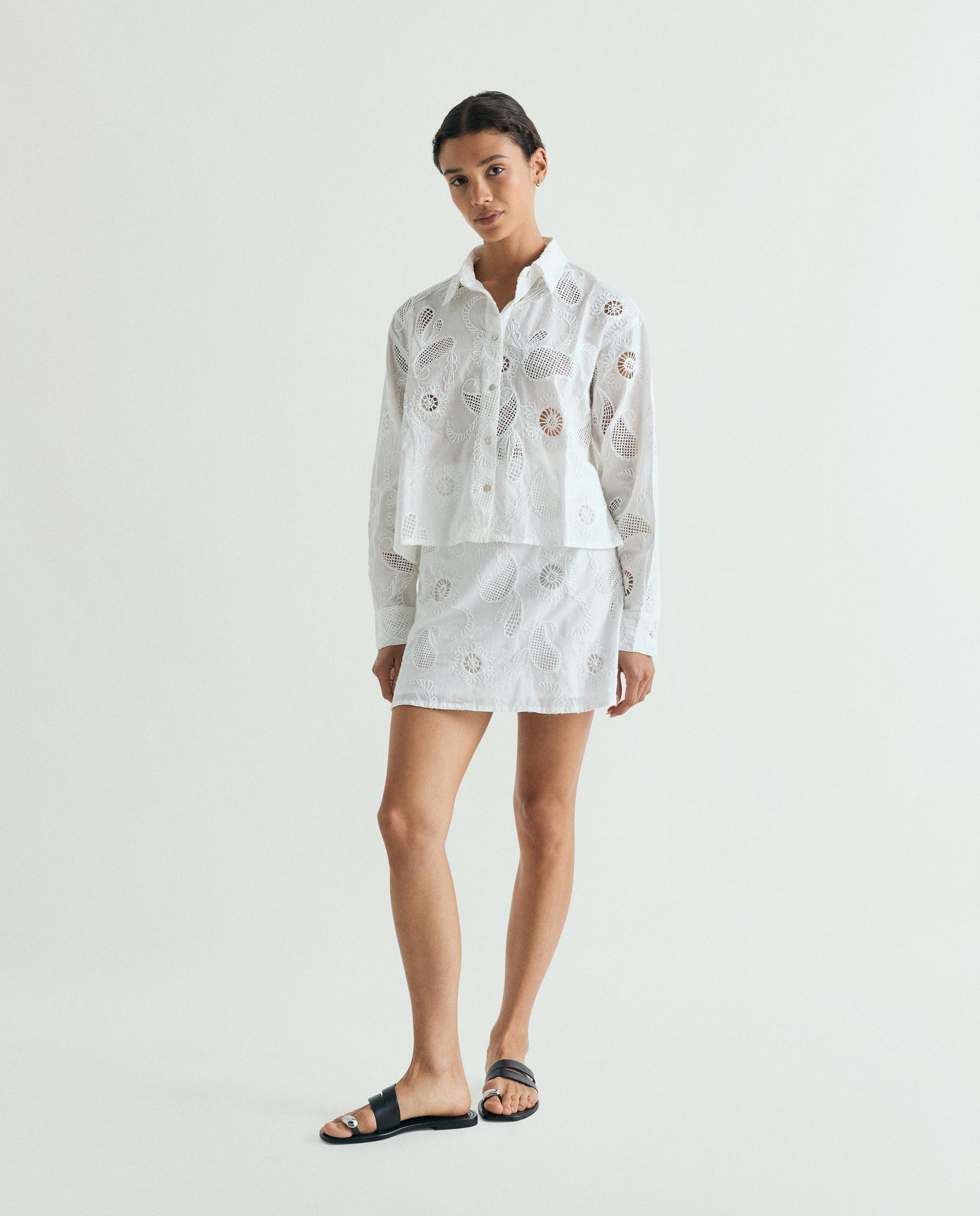 Camisa Regular Fit com Bordados e Perfurados Branco-2