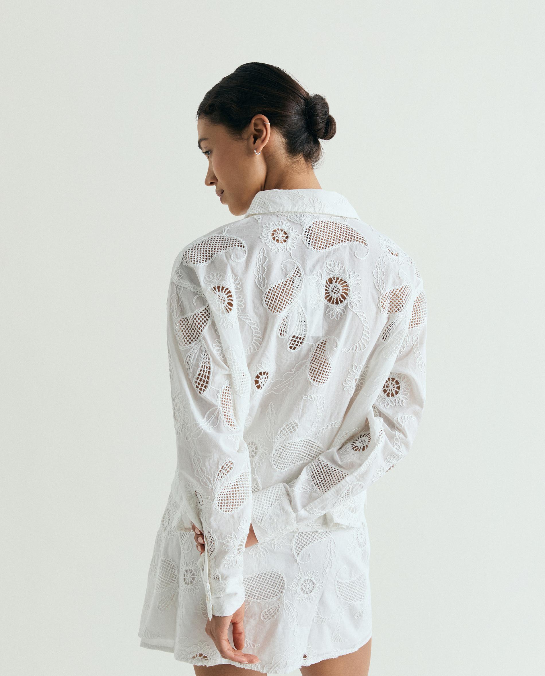 Camisa Regular Fit com Bordados e Perfurados Branco-3