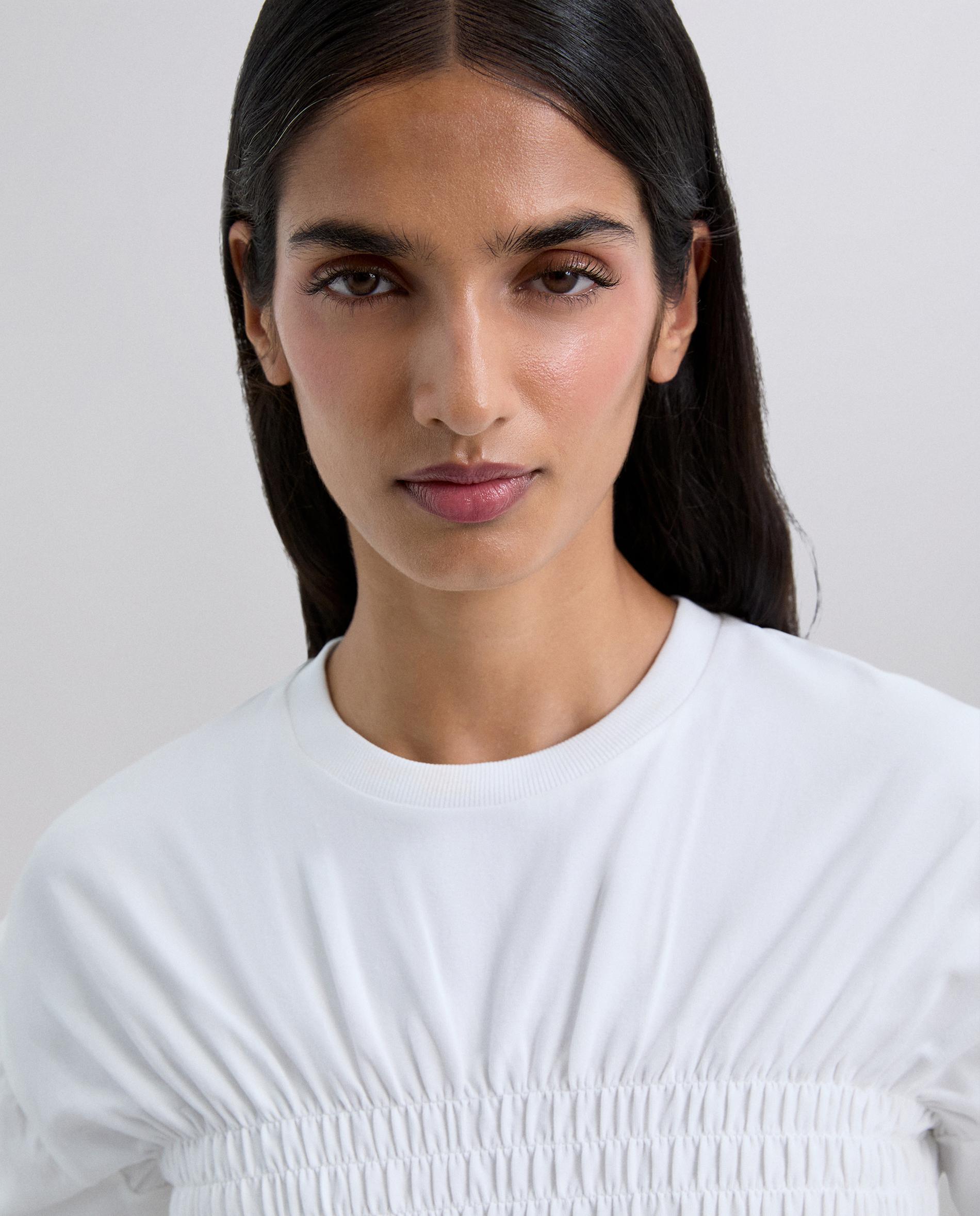 T-shirt com Detalhe de Favo de Mel e Folho Branco-4