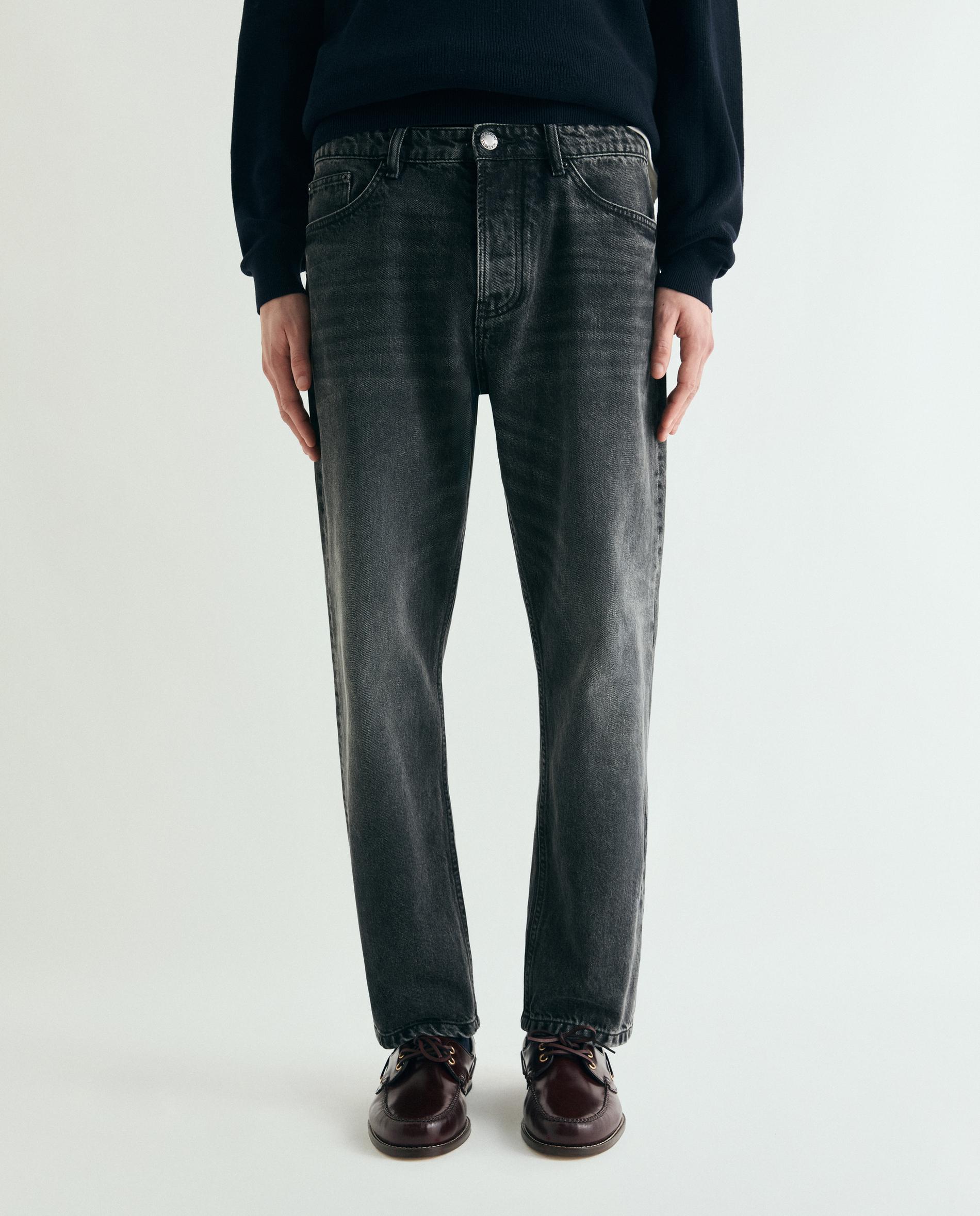 Jeans com Corte a Direito Cropped Preto-2
