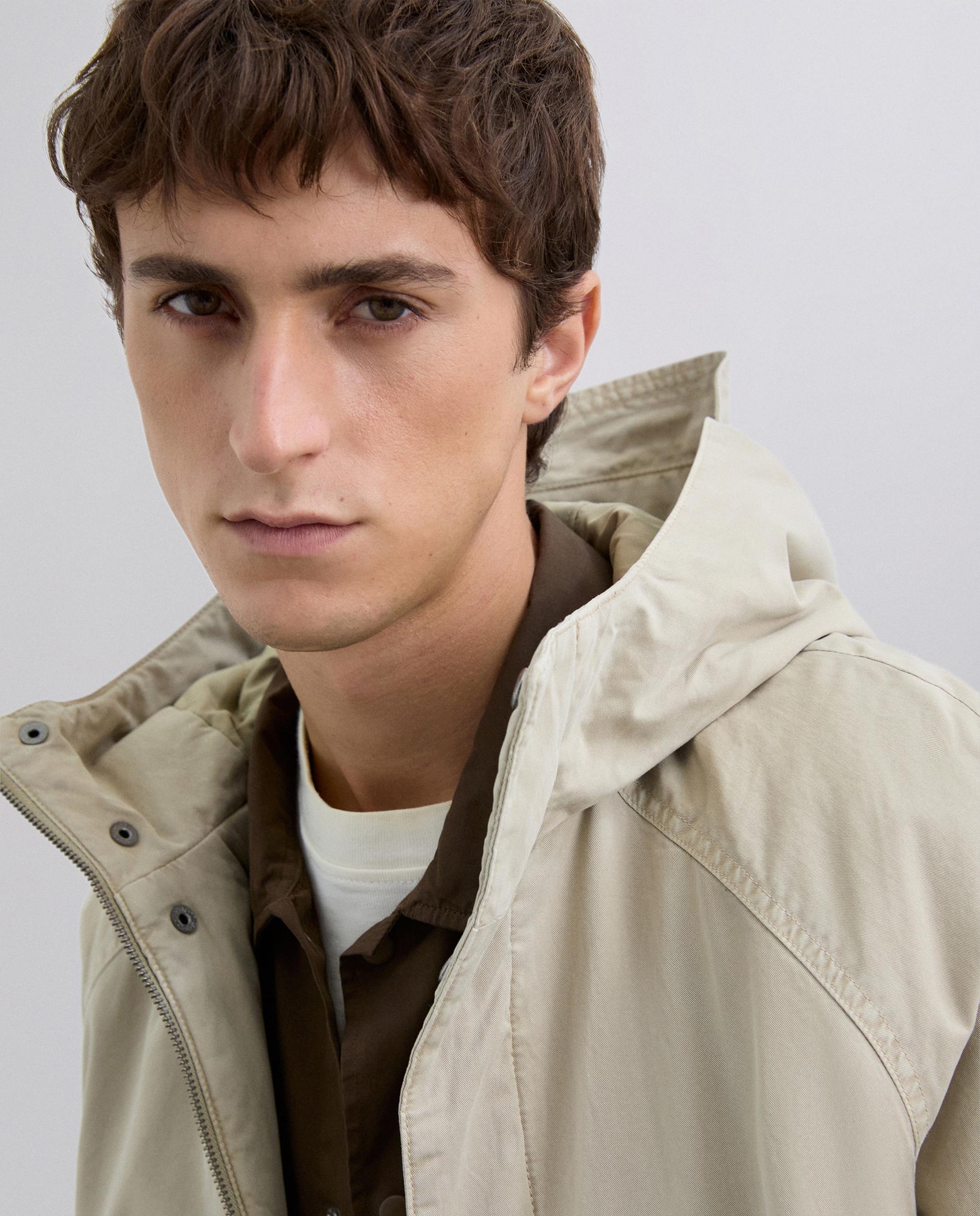 Parka Leve com Capuz Fixo Natural-4