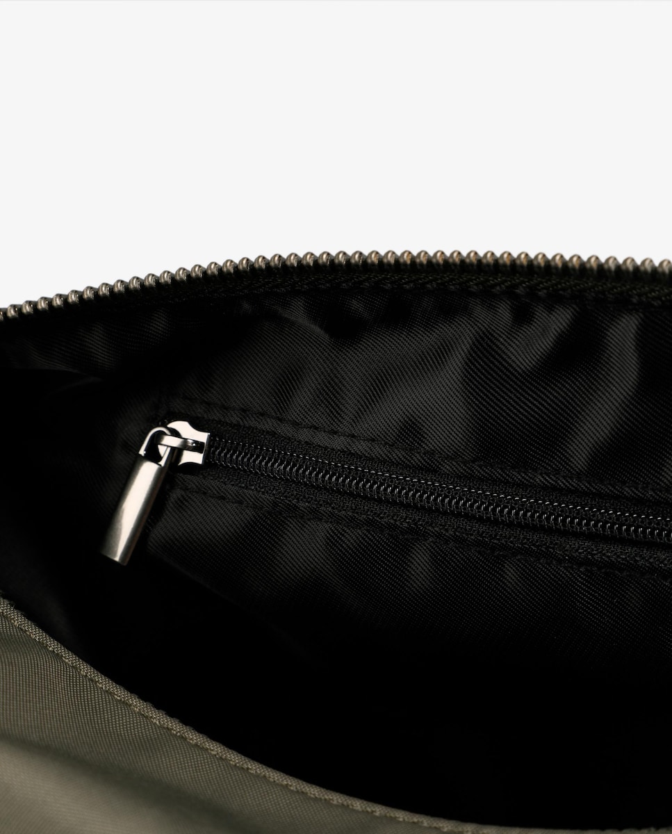 Necessaire Retangular com Logo em Relevo Caqui-6