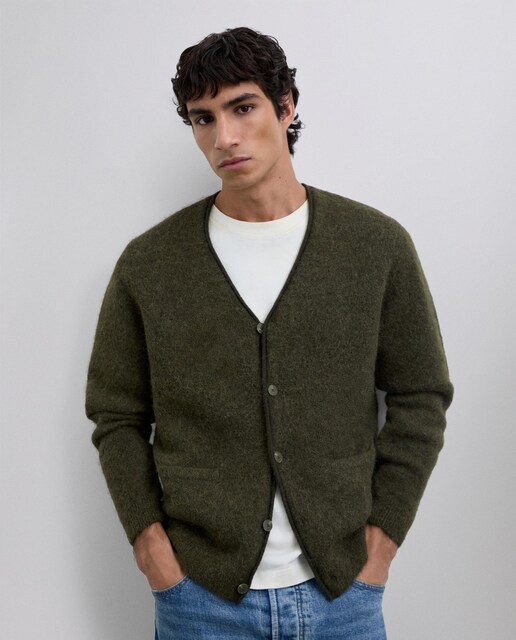 Imagem 0 de Cardigan Confecionado em Alpaca com Fecho de Botões