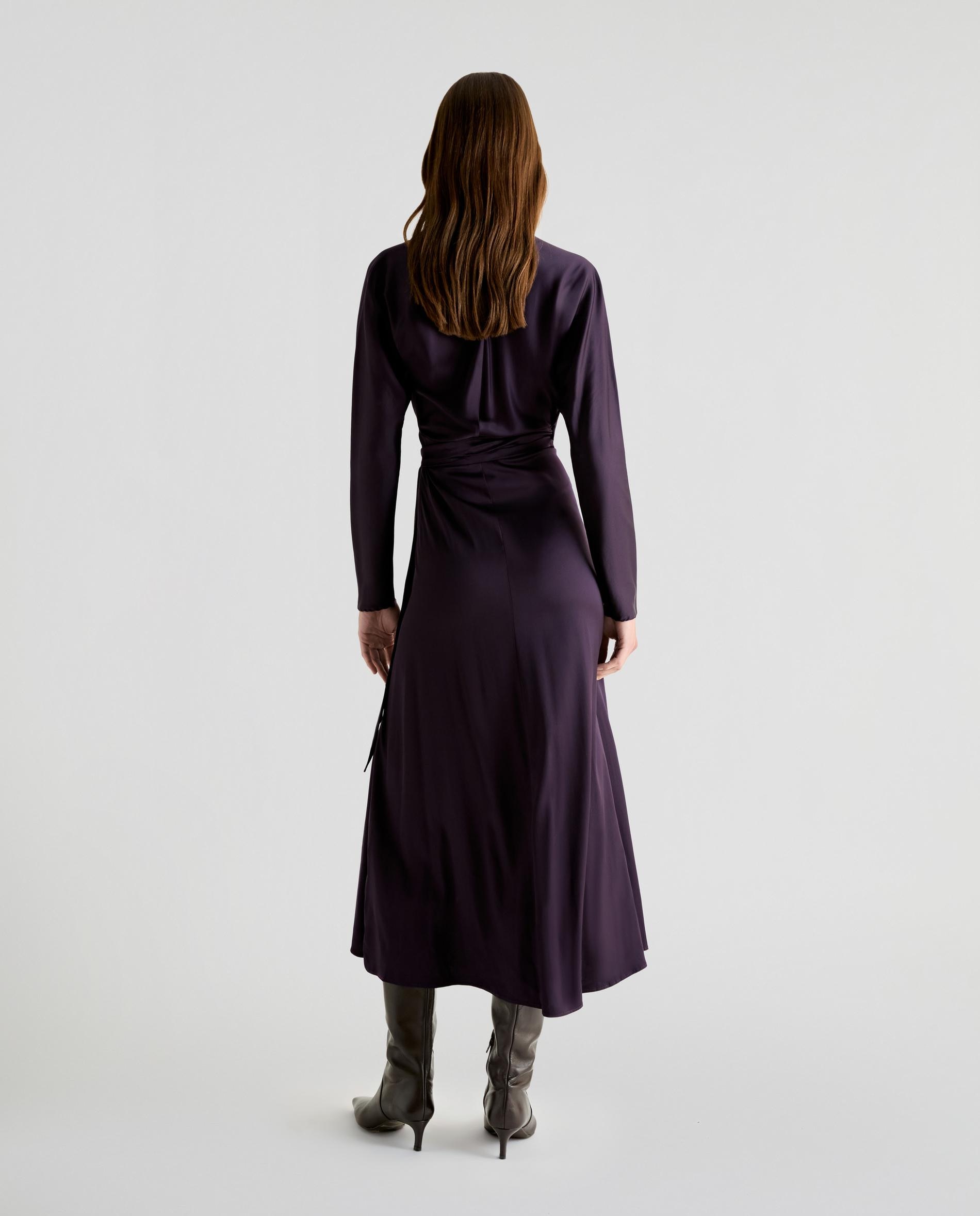 Vestido Midi Acetinado com Decote Cruzado Roxos-4