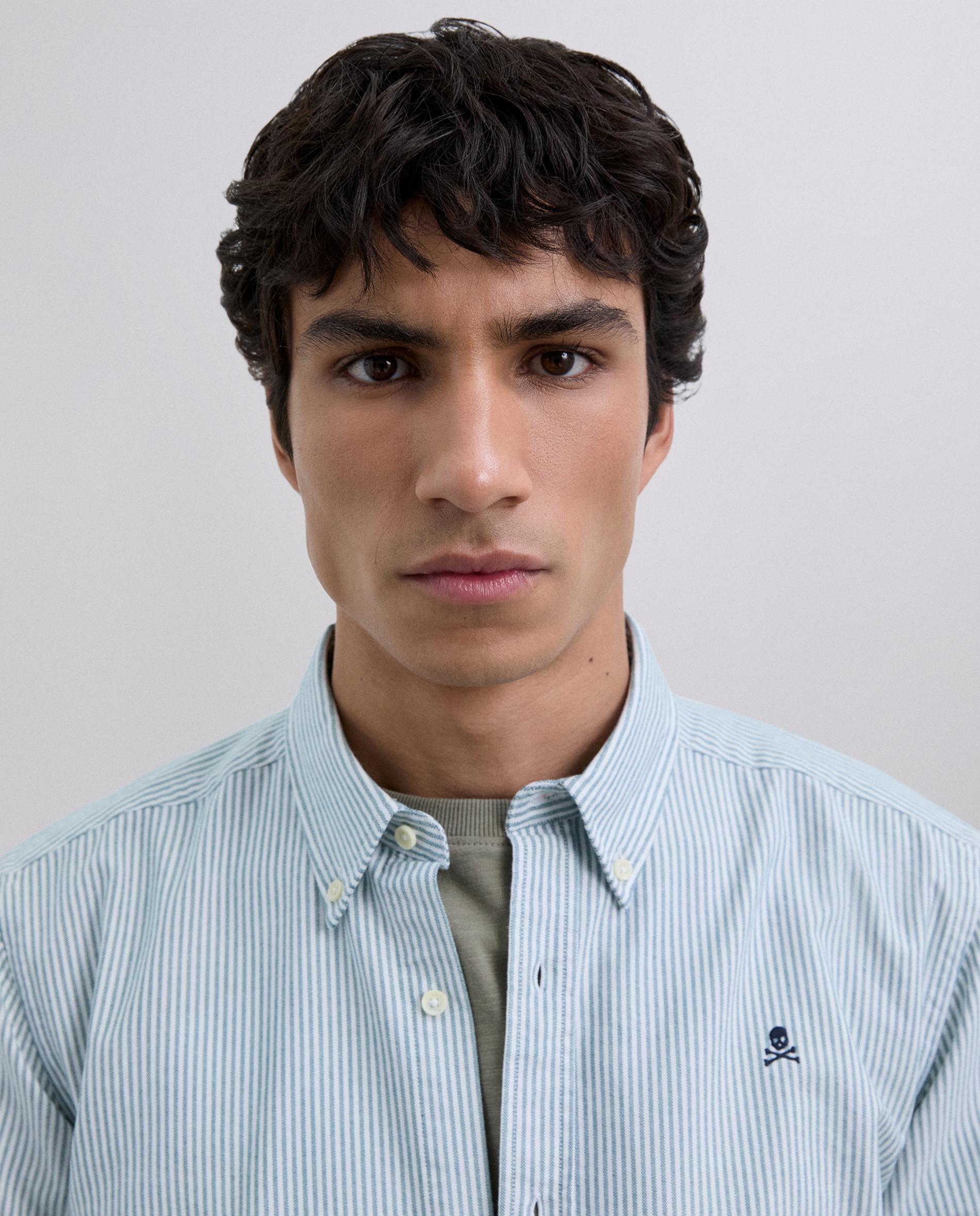Camisa Oxford com Estampado Às Riscas e Caveira em Contraste no Peito Verde-4