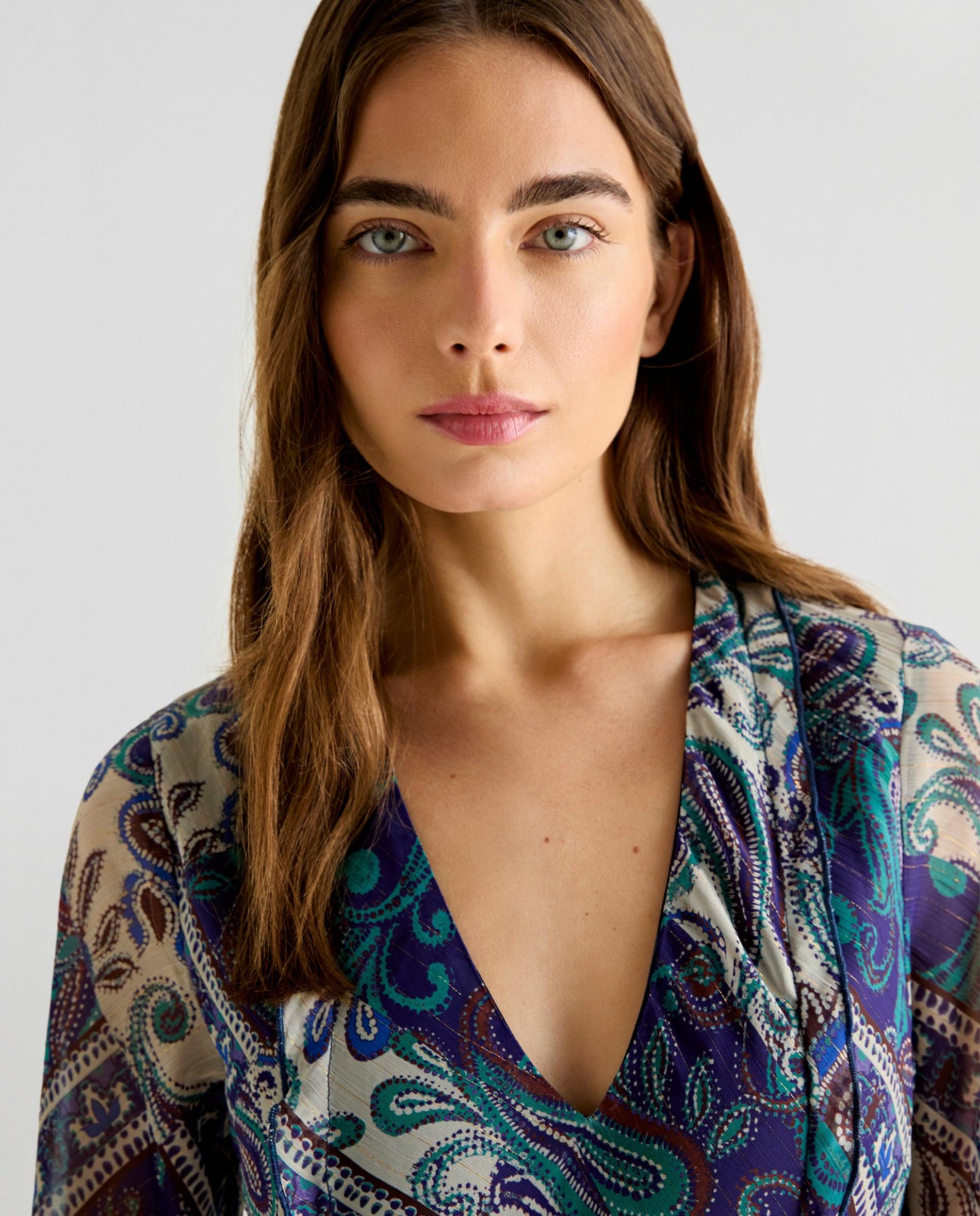 Vestido Comprido com Decote em V Azul / Branco-3