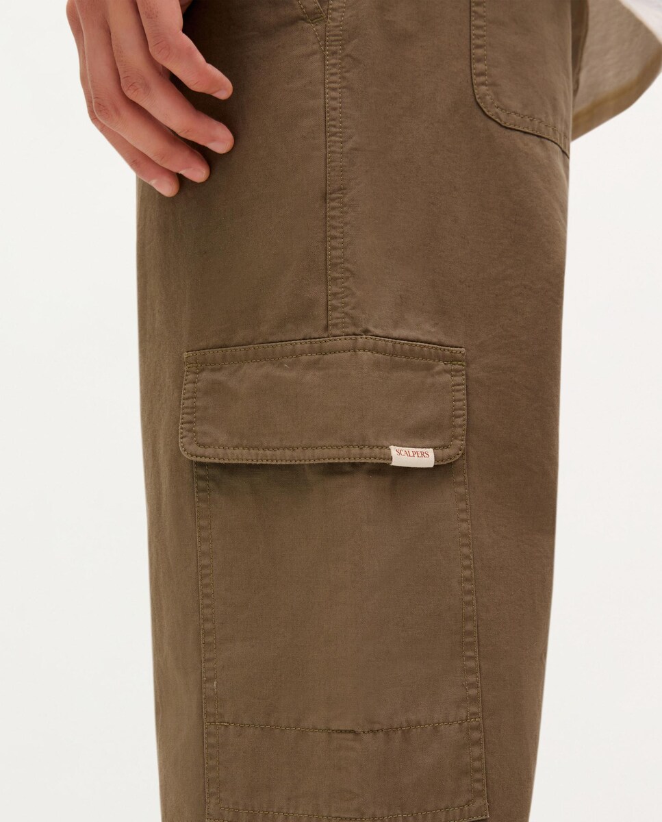 Calças Cargo com Fecho Zip e Botão Verde Azeitona-4