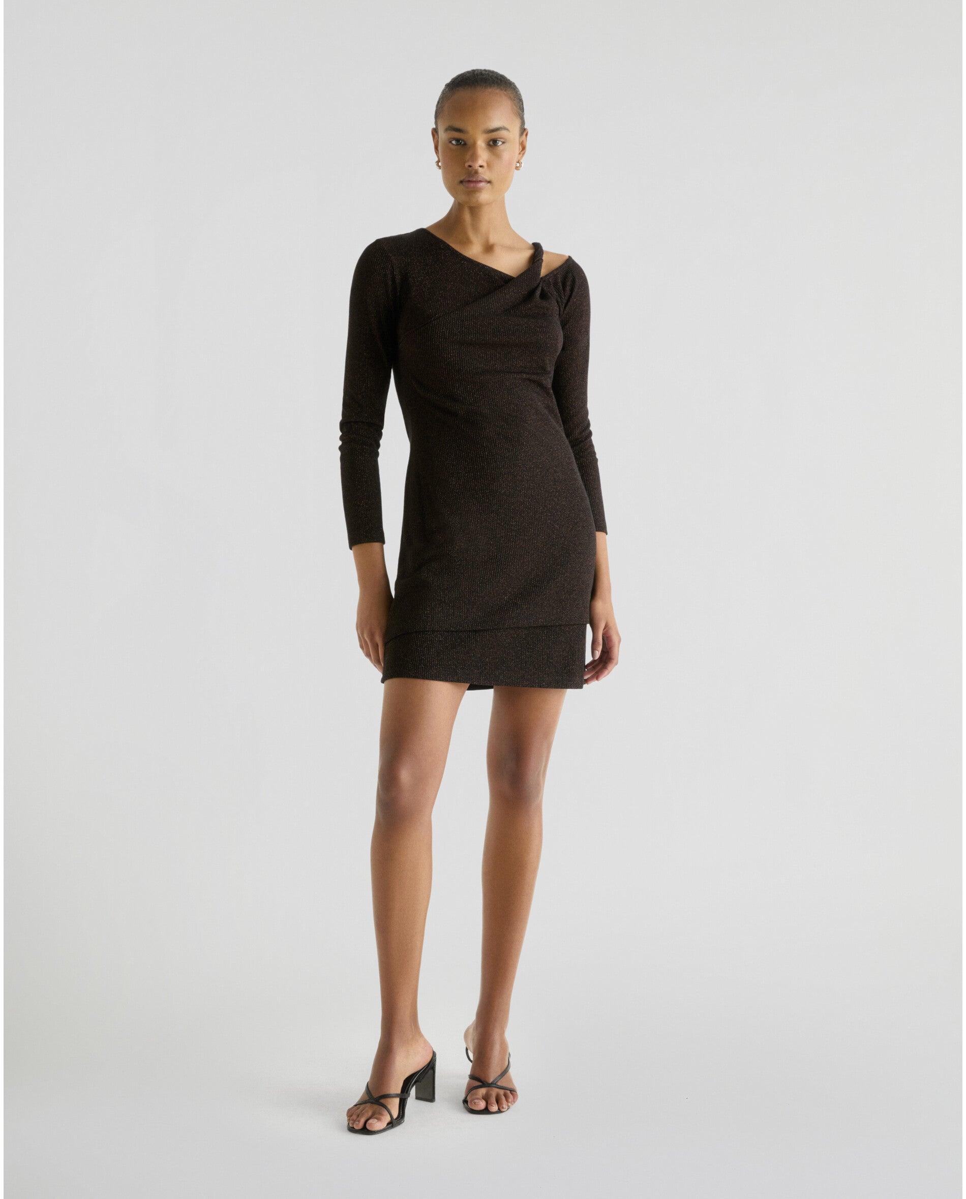 Vestido Curto com Decote Assimétrico Pretos-1