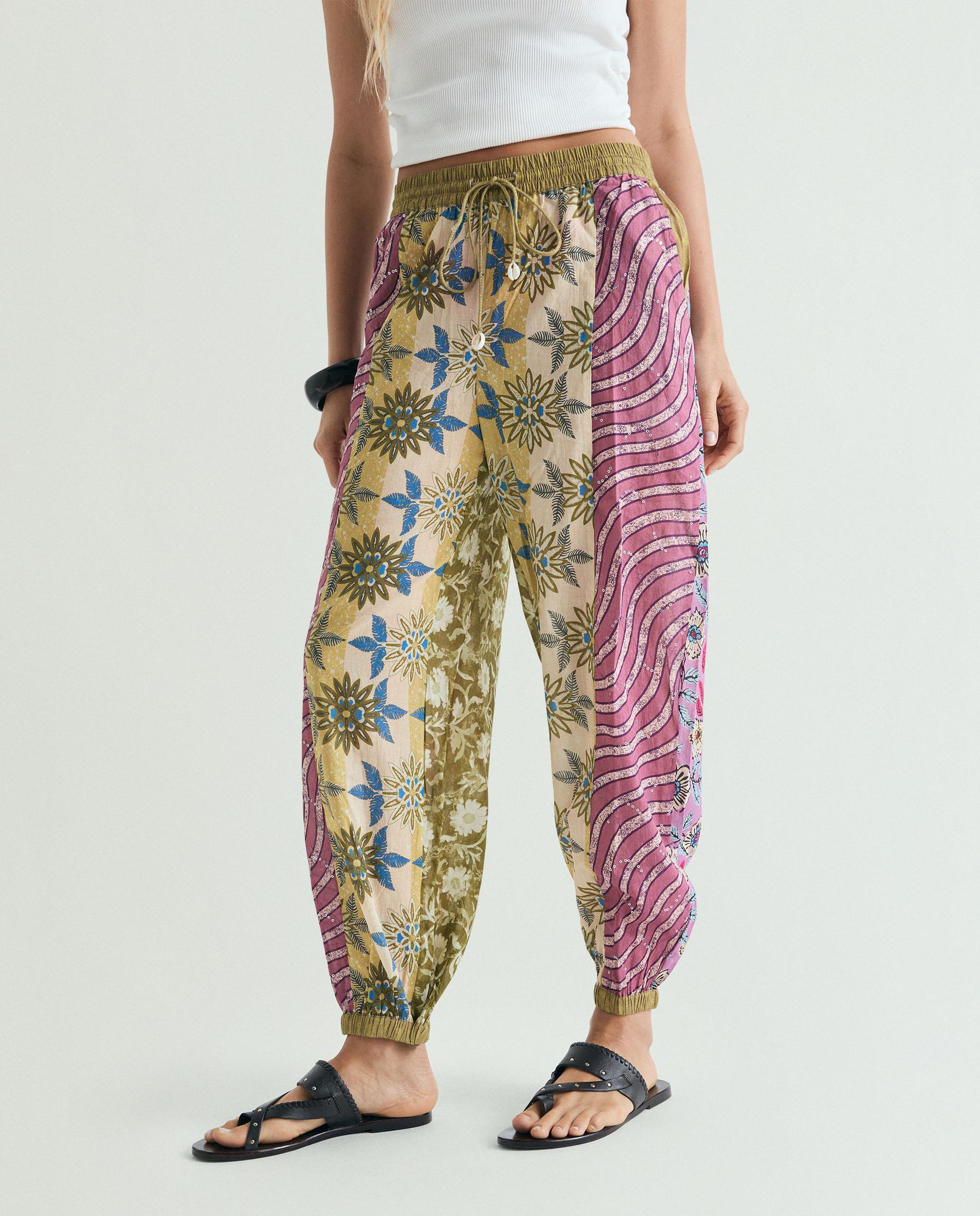 Calças Jogger com Estampado Patchwork e Cordão de Ajuste Multicolor-2