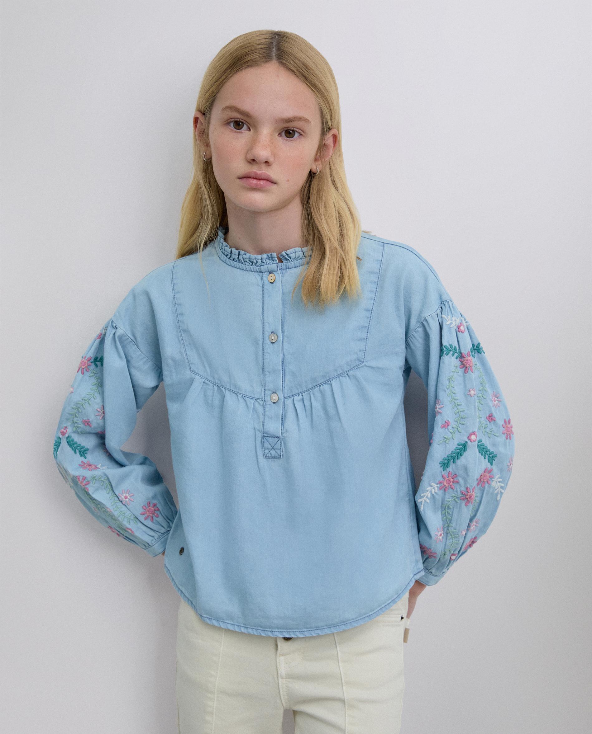 Imagem 0 de Blusa de Manga Comprida com Detalhes Florais