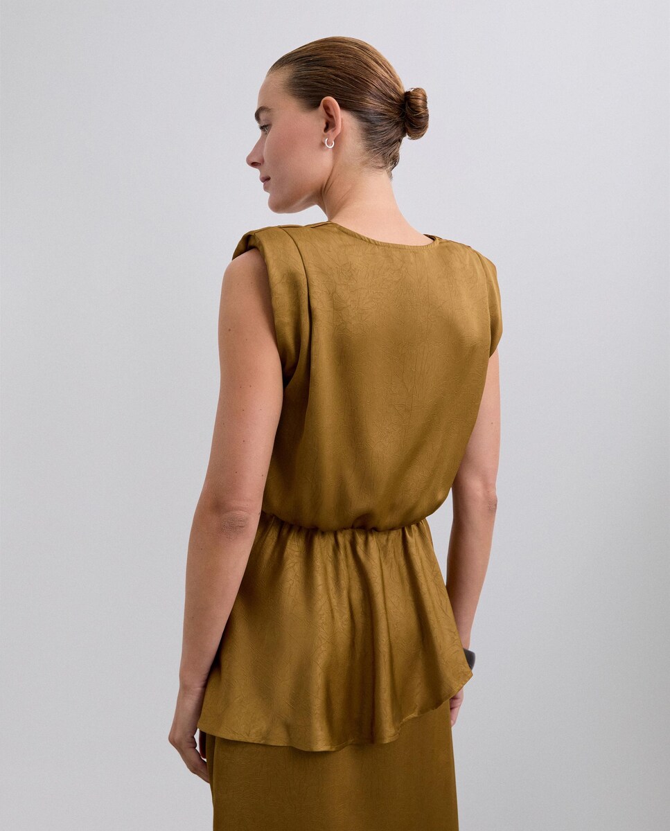 Top com Decote em V e Manga Sisa Castanho-3