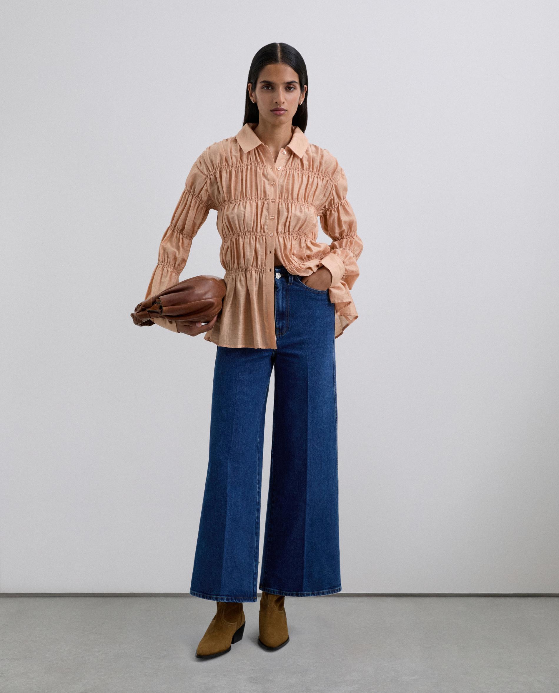 Jeans com Corte a Direito de Cintura Subida e Bolsos Azul-4