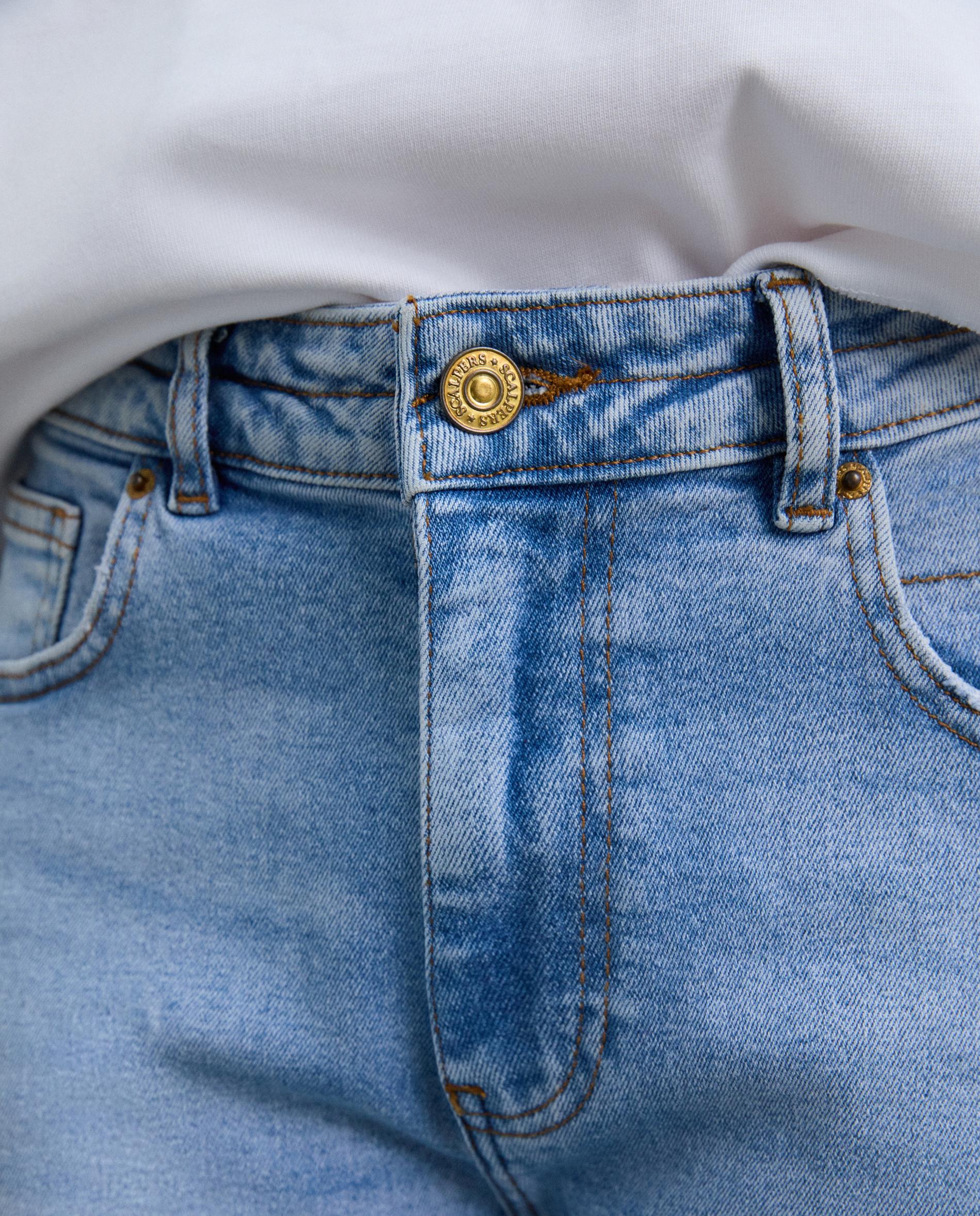 Jeans com Corte a Direito com Cintura Média e Bolsos Azul-claro-4