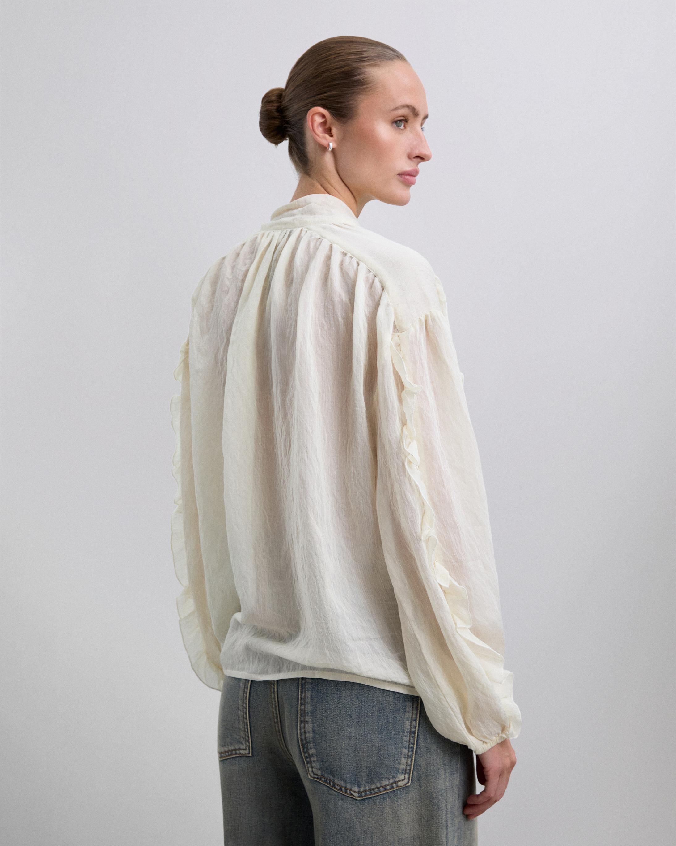 Blusa com Laçada e Folhos na Manga Cru-2