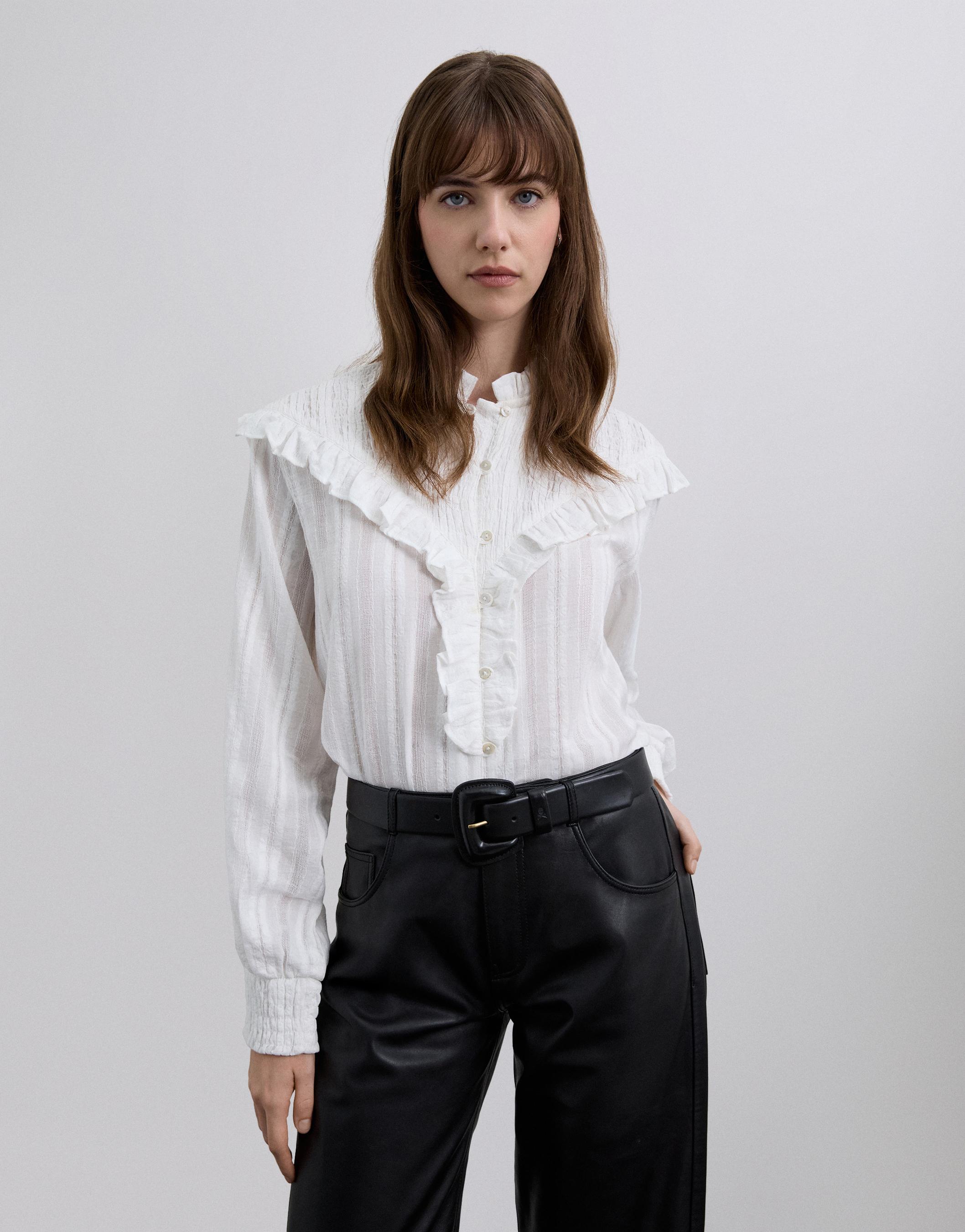 Blusa com Gola Subida e Detalhe de Folhos na Parte Frontal Branco-1