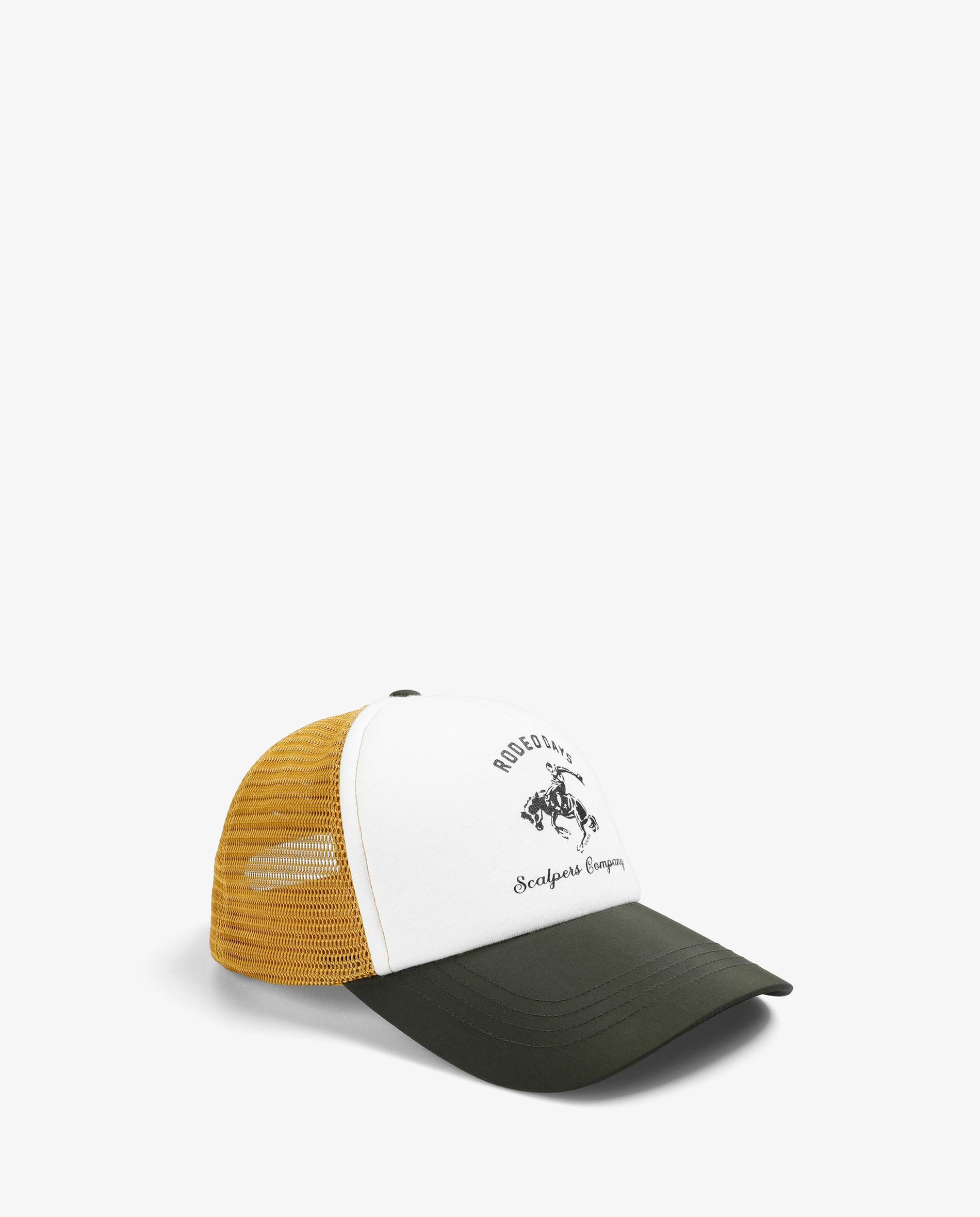 Imagem 0 de Boné Trucker com Malla Posterior em Contraste e Detalhe Frontal com Print Gráfico e Logo Bordado