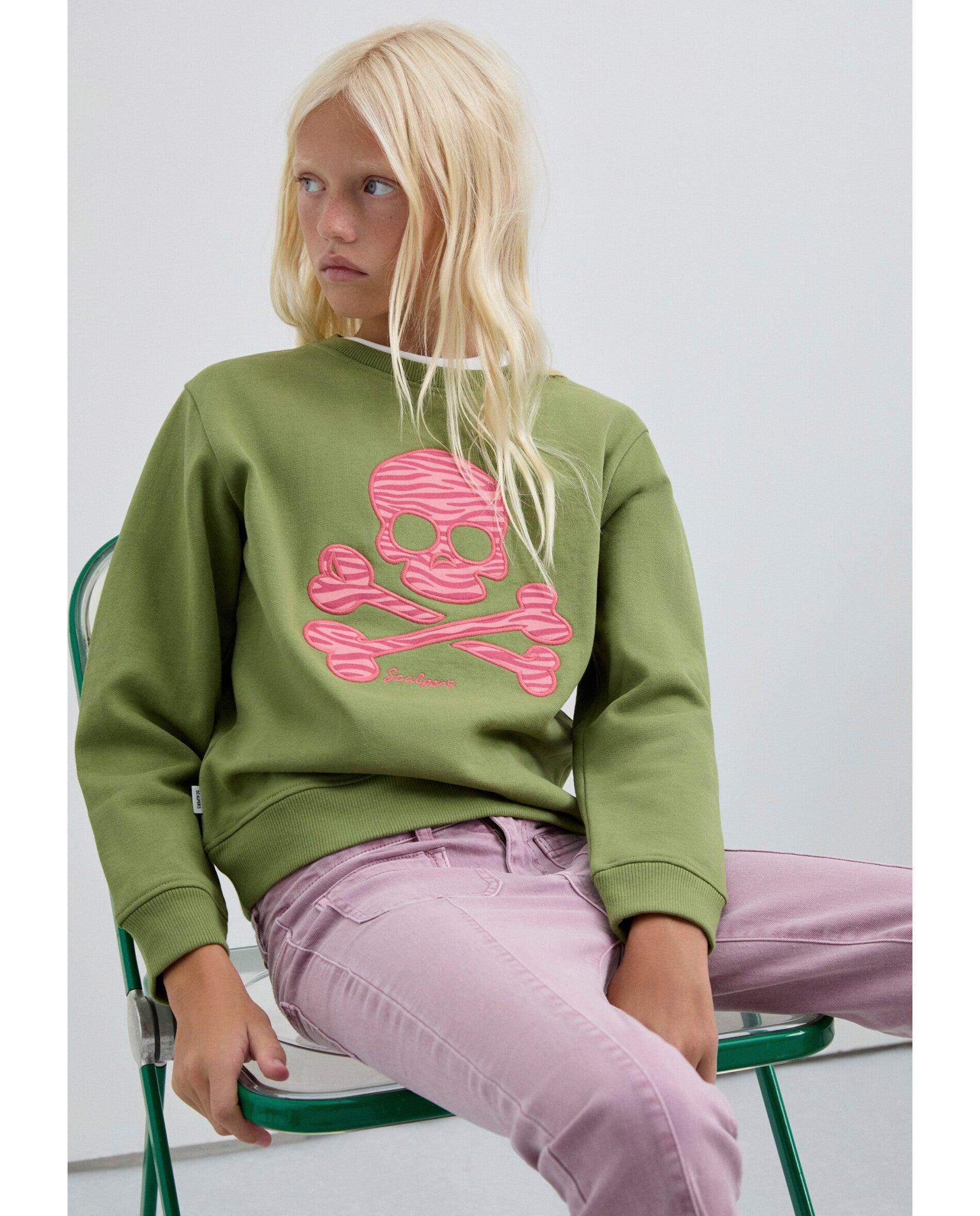 Sweatshirt Infantil com Gola Redonda e Caveira Estampada Scalpers Verde Azeitona-6