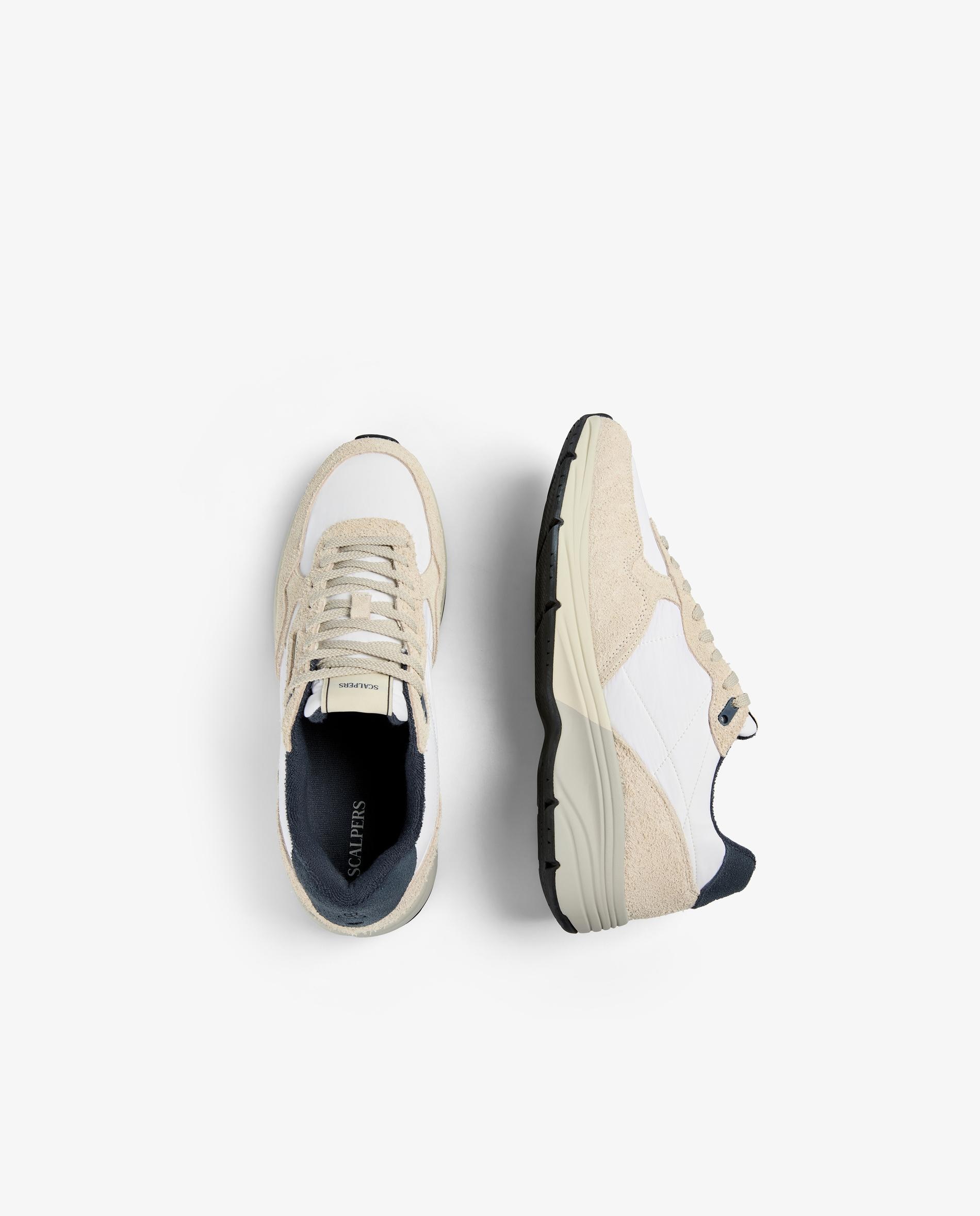 Sapatilhas de Estilo Retro Combinadas com Atacadores Branco-8