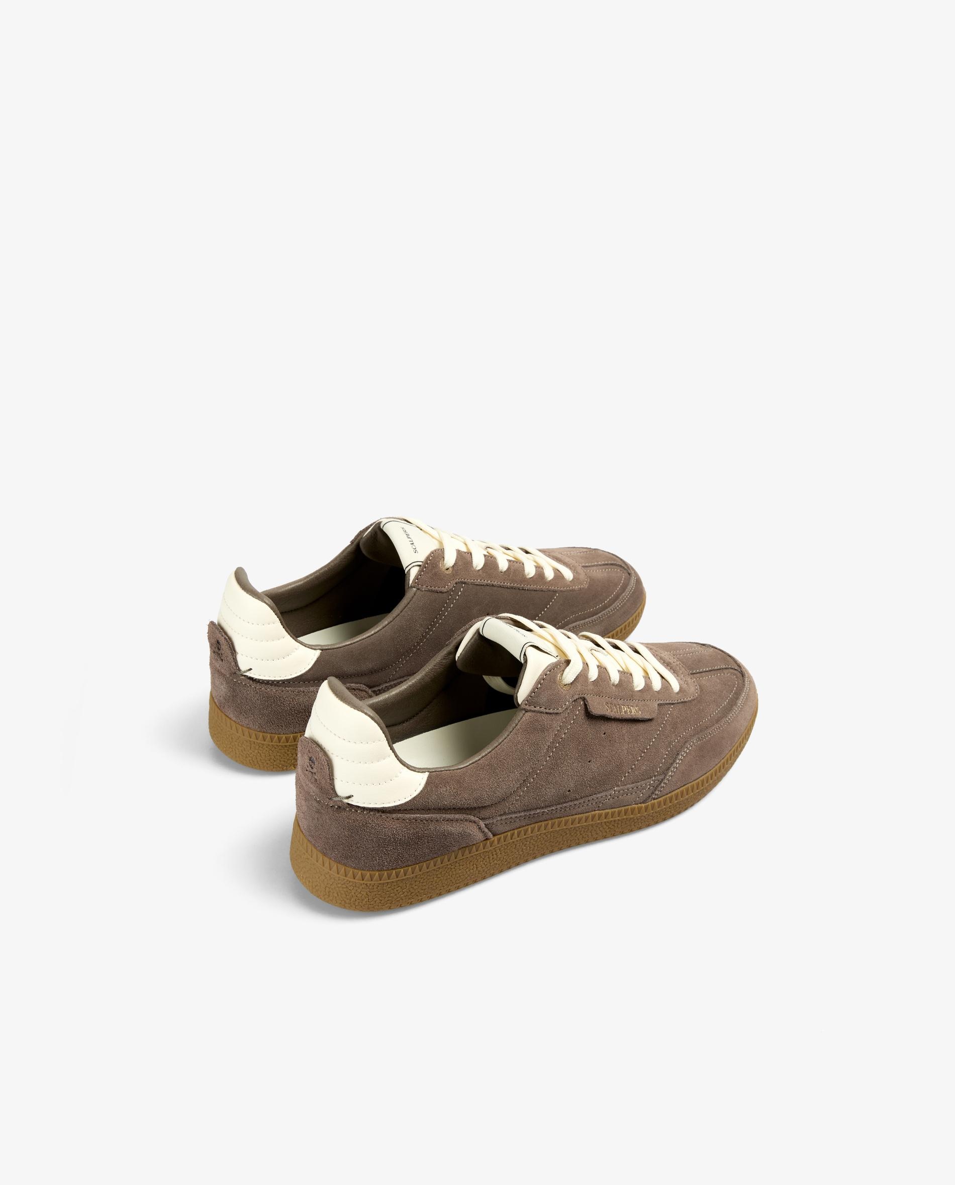 Sapatilhas de Estilo Retro em Camurça e Couro com Calcanhar em Contraste Taupe-3