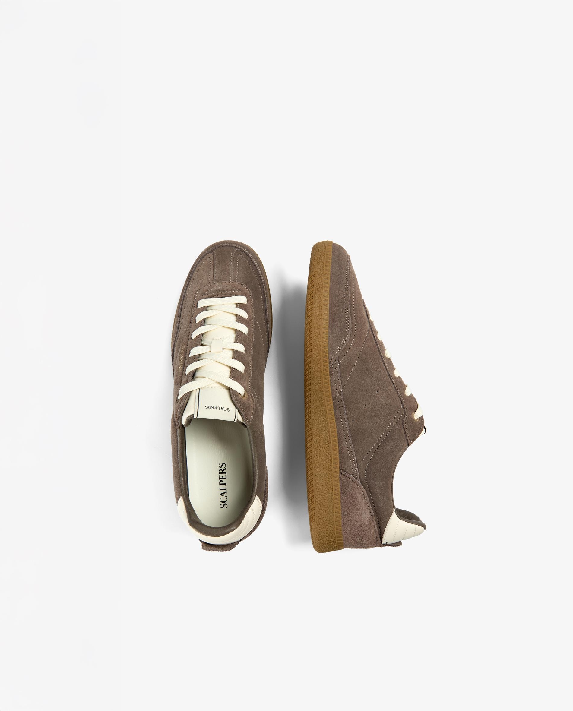 Sapatilhas de Estilo Retro em Camurça e Couro com Calcanhar em Contraste Taupe-8