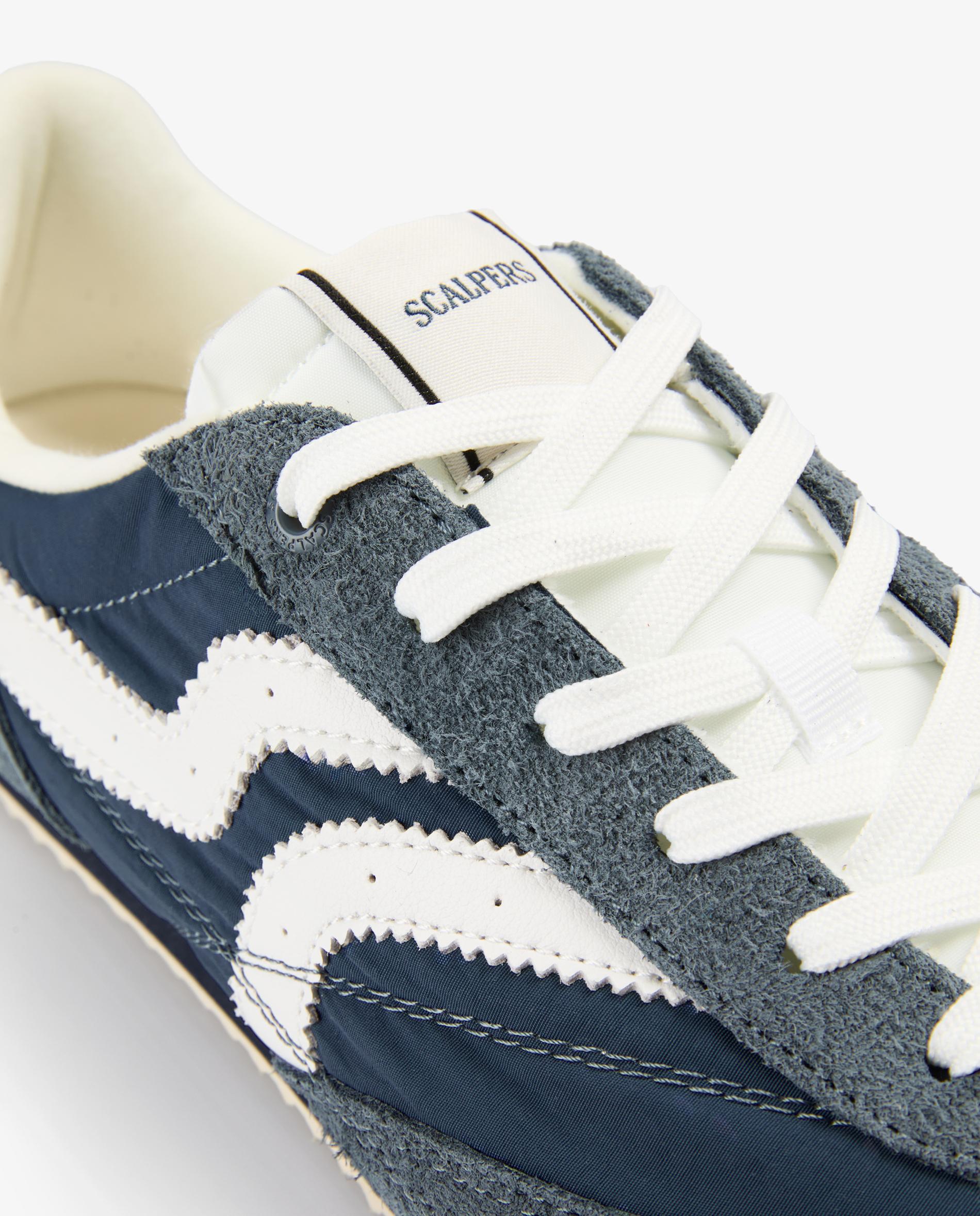Sapatilhas Retro em Camurça com Atacadores em Branco Navy-6