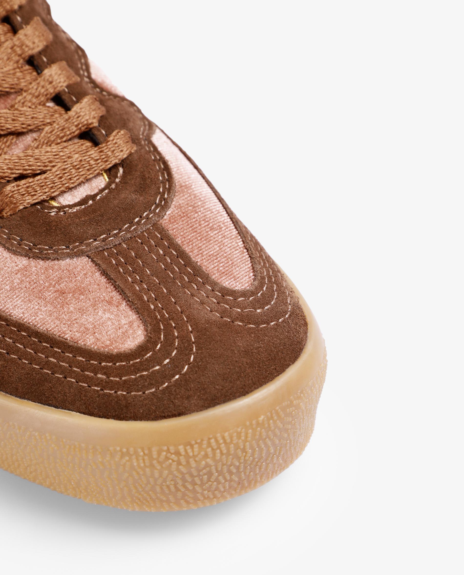 Sapatilhas Desportivas com Logo Bordado e Detalhe de Marca na Língua e no Calcanhar Castanho-7