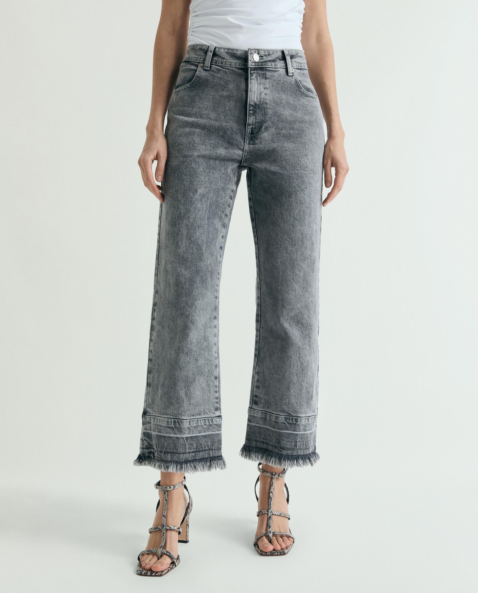 Jeans com Corte a Direito Cropped com Bainha Desfiada Cinzento-2