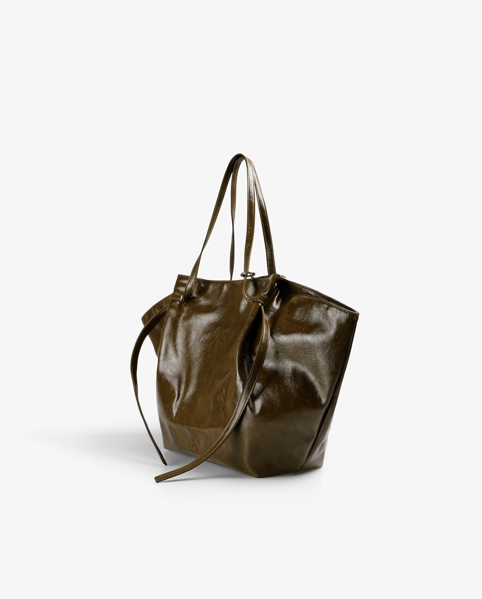 Shopper com Acabamento Brilhante e Porta-moedas em Conjunto Castanho-3