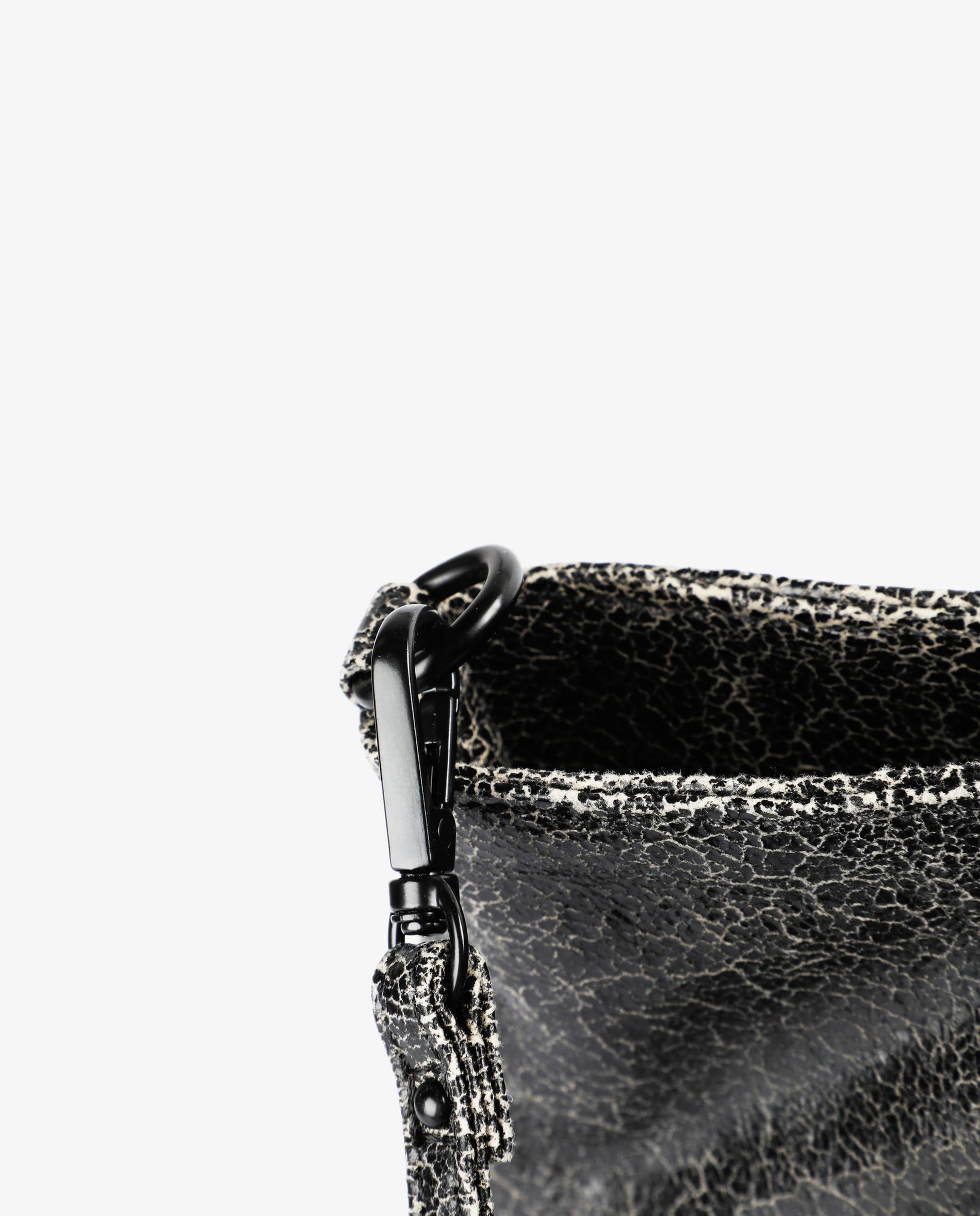 Shopper com Acabamento Brilhante e Alça Dupla Preto-7