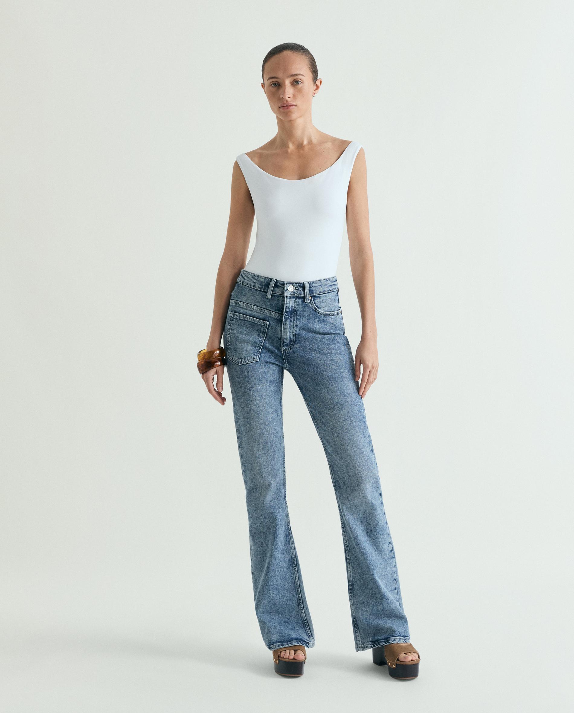 Imagem 0 de Jeans À Boca de Sino Bootcut de Cintura Subida