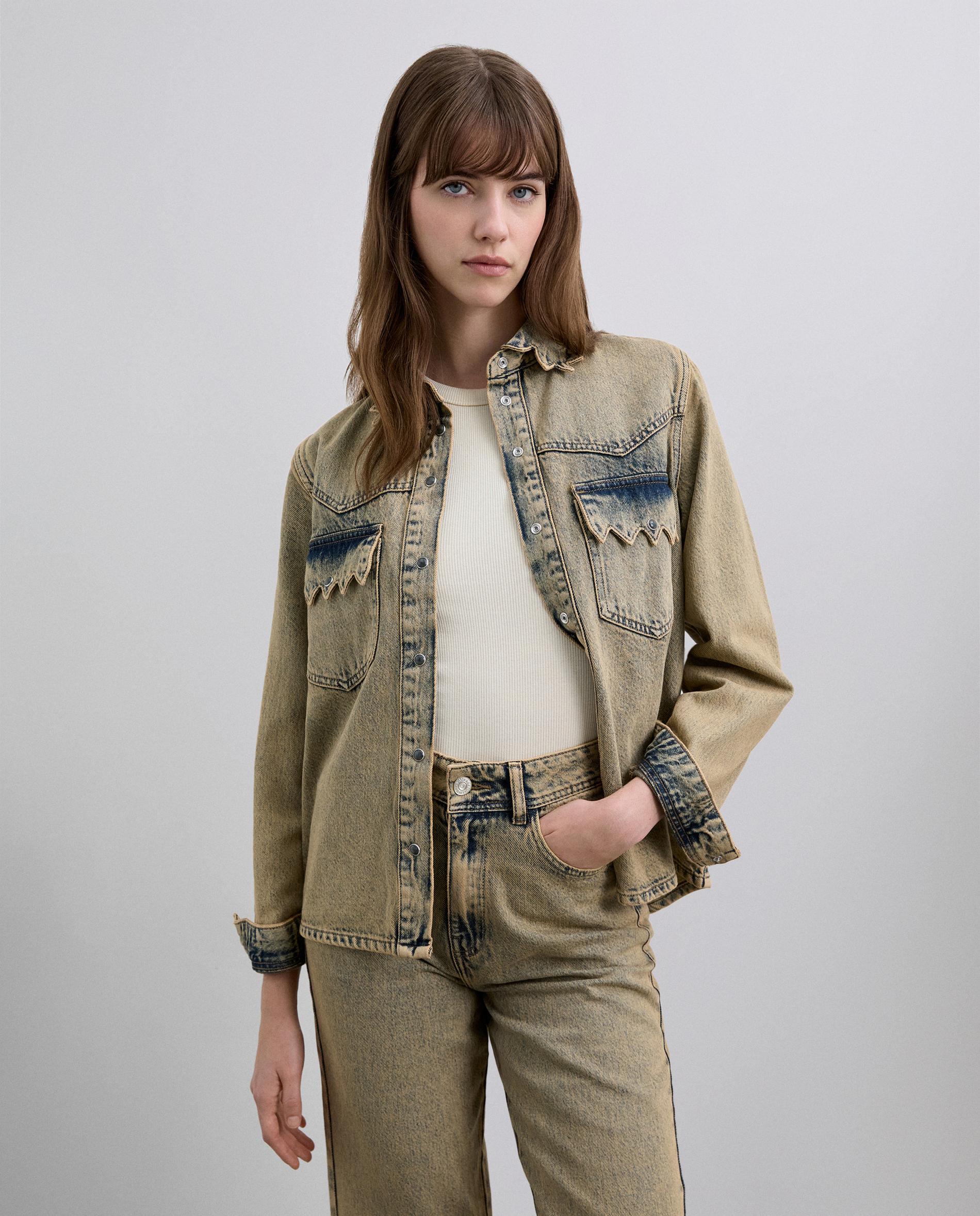 Imagem 0 de Sobrecamisa com Bolsos de Plastrão