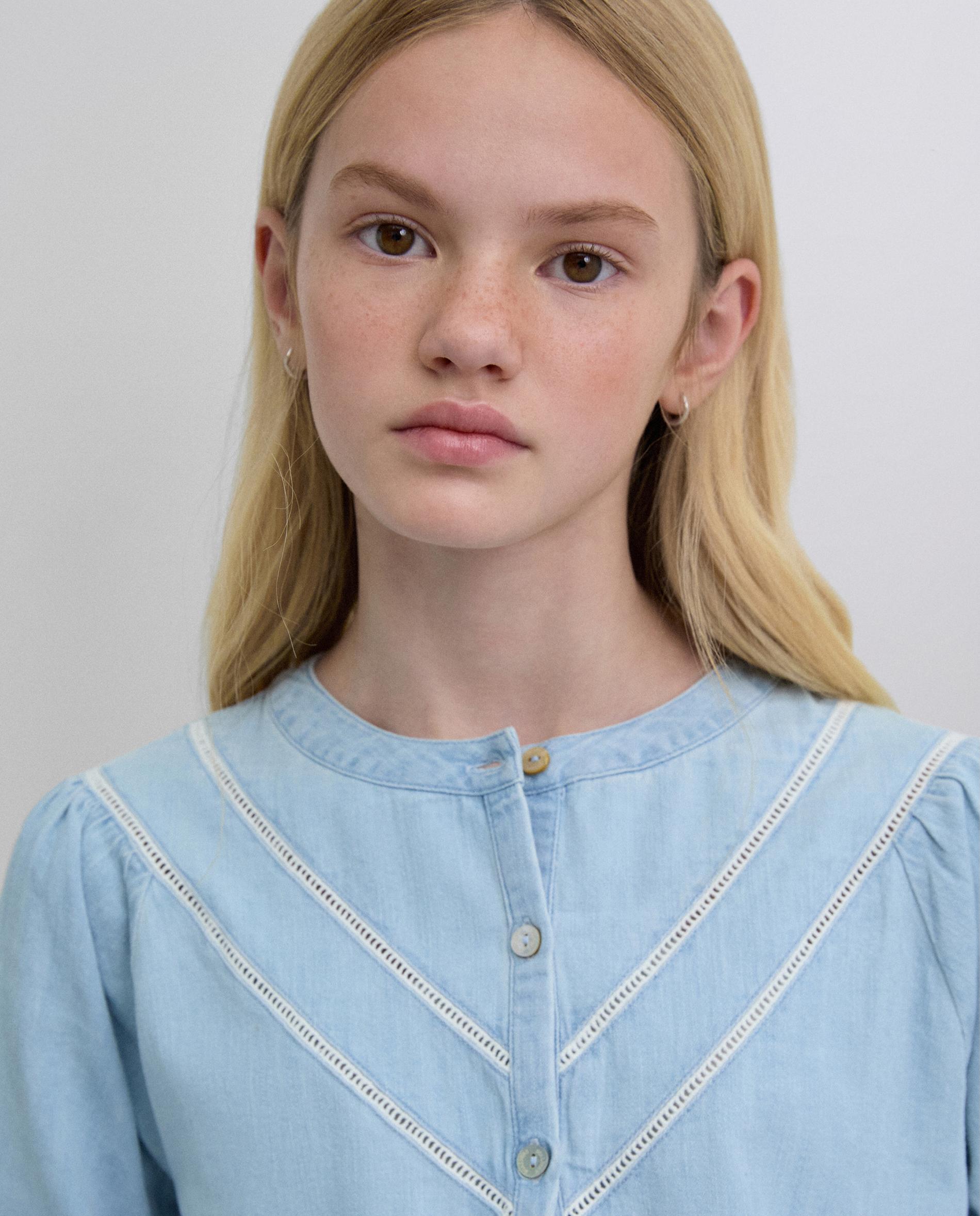 Blusa Denim Infantil com Detalhes Perfurados Scalpers Céu-5