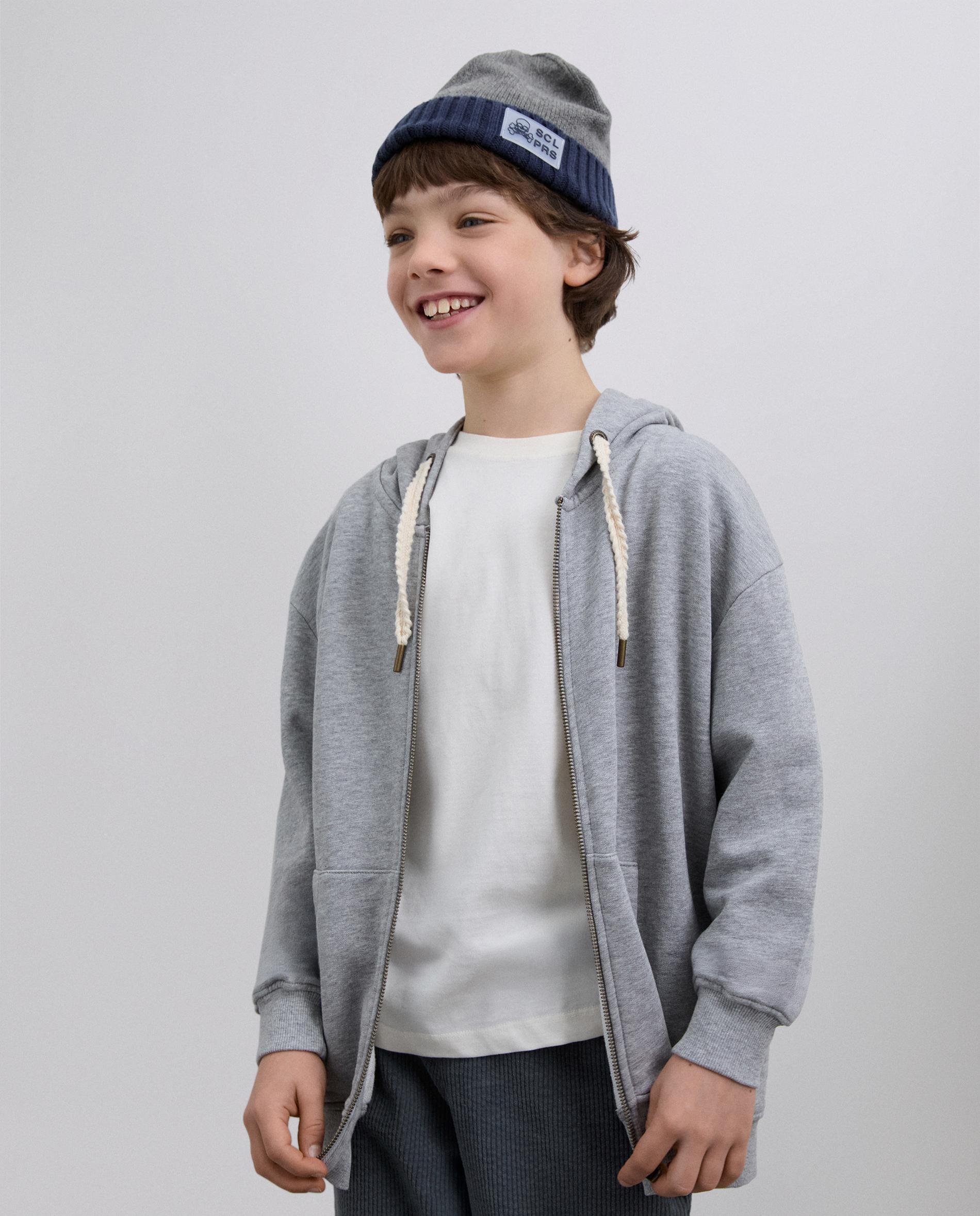 Sweatshirt com Capuz Infantil com Fecho Zip e Logo nas Costas Cinzento-claro-1