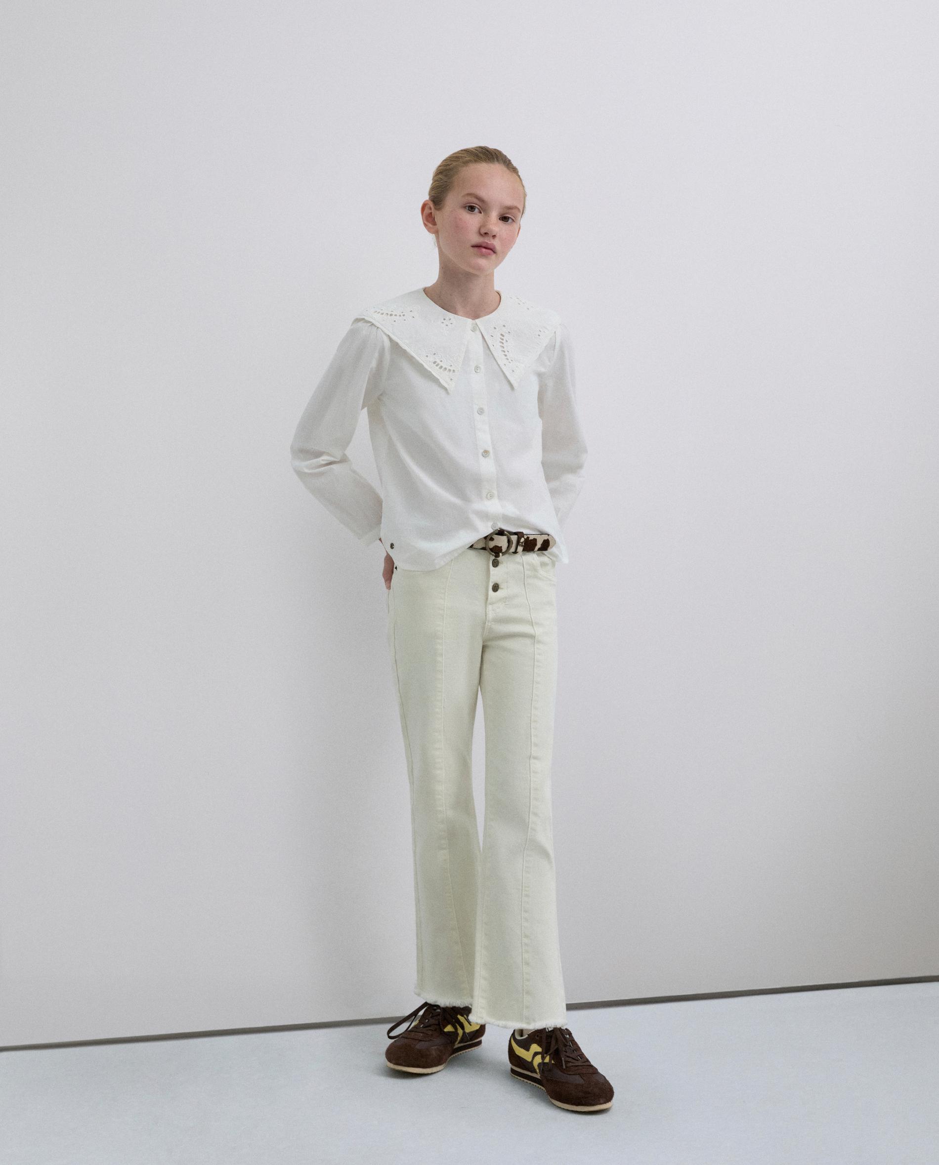 Blusa Infantil com Detalhe Bordado na Gola e Acabamento em Ondas Scalpers Branco-5