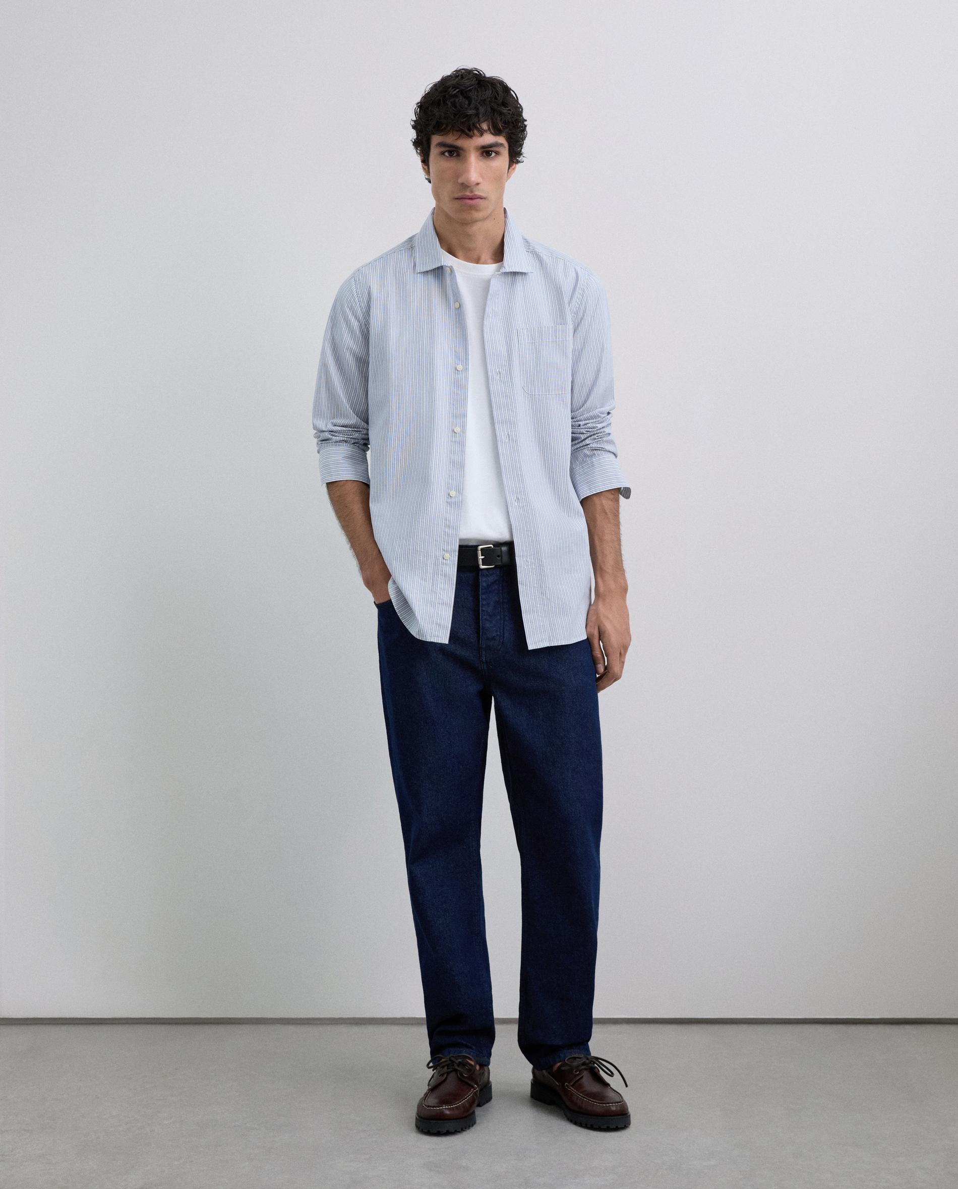 Imagem 0 de Jeans Regular com Fecho de Botão e Fecho Zip