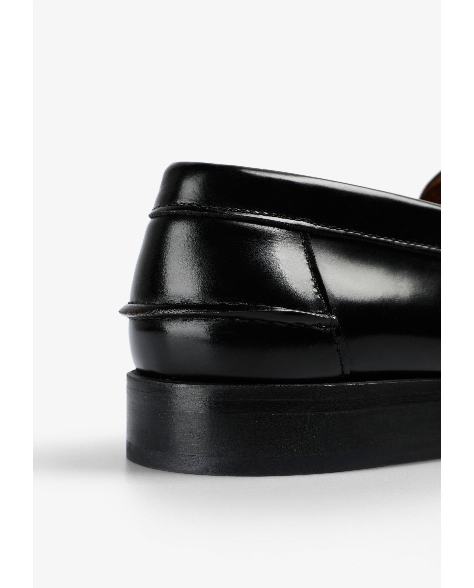 Mocassins de Pele com Acabamento Brilhante Preto-7