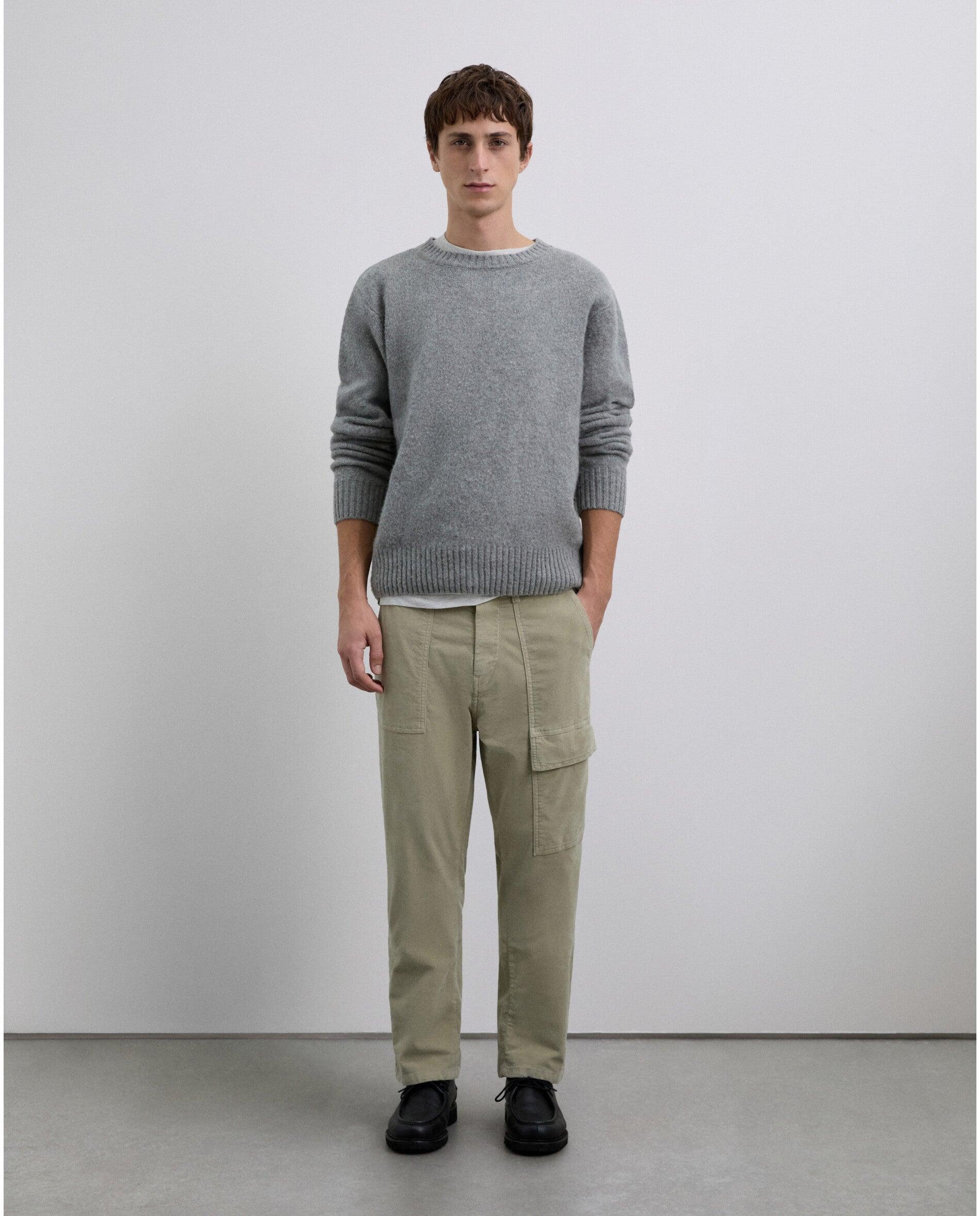 Imagem 0 de Calças Cargo Regular Fit com Presilhas na Cintura