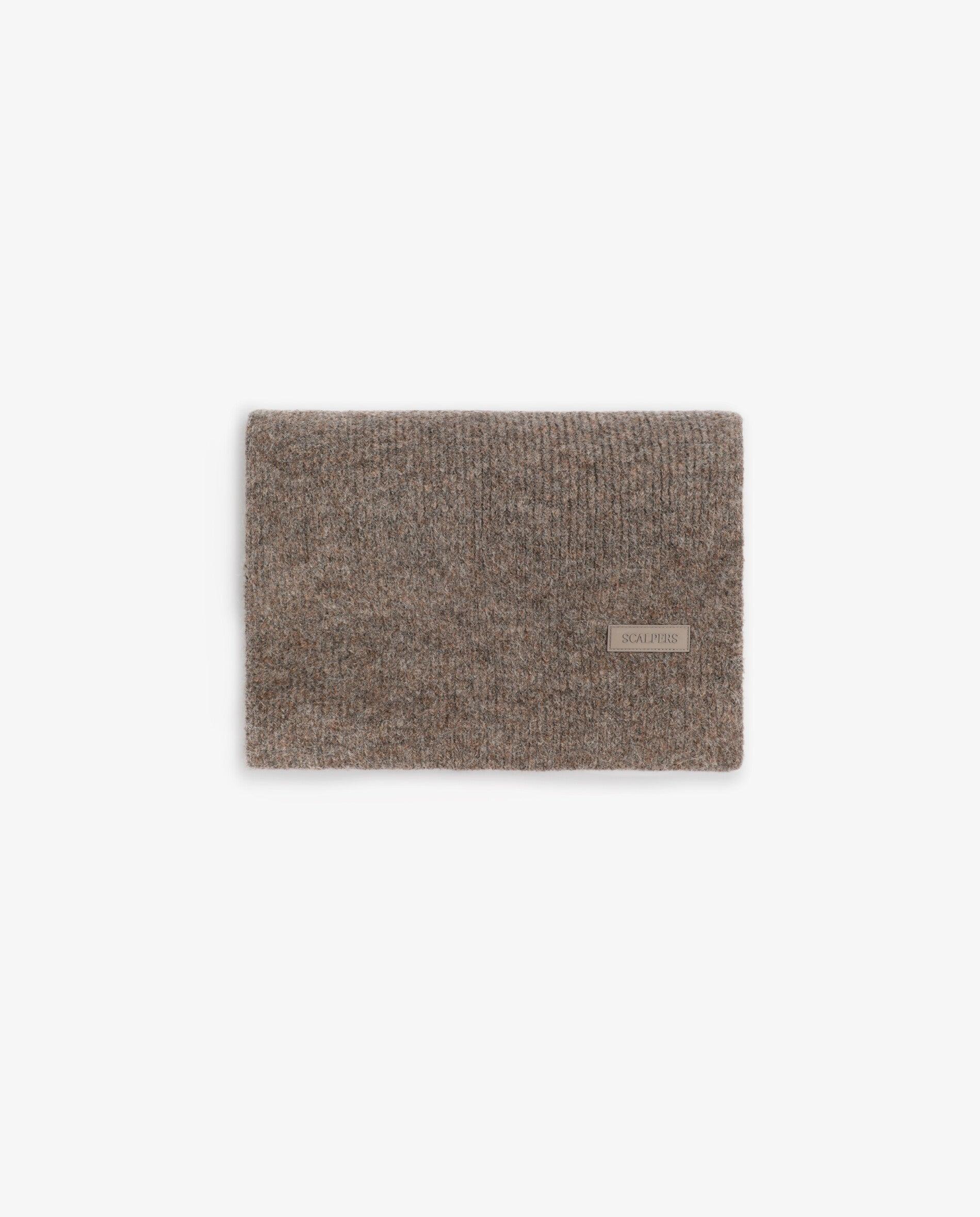 Imagem 0 de Cachecol de Malha Fina com Terminações Caneladas