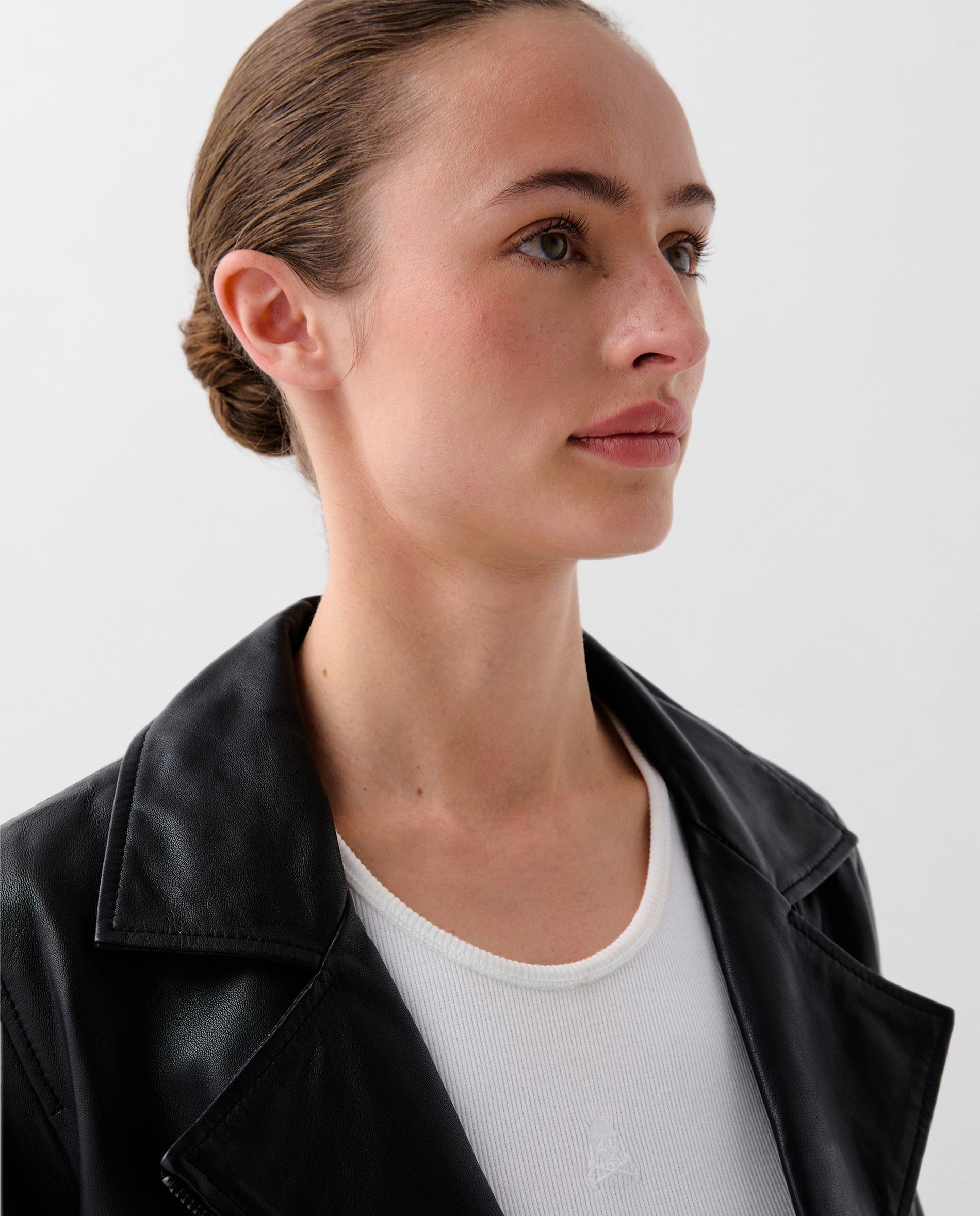 Blusão de Pele Estilo Biker com Fecho Zip Pretos-2