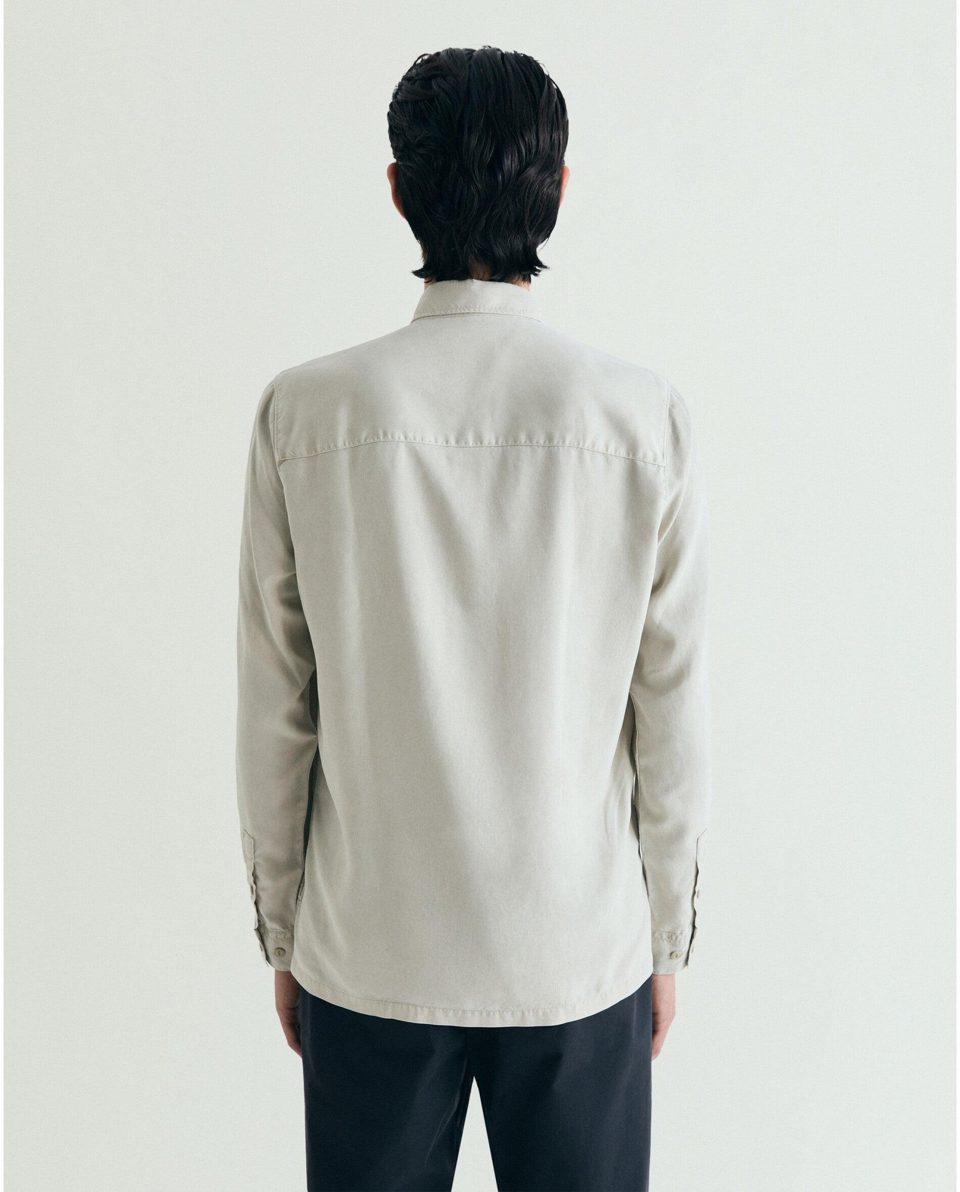 Camisa Regular Fit com Bolsos Patch no Peito Bege-2